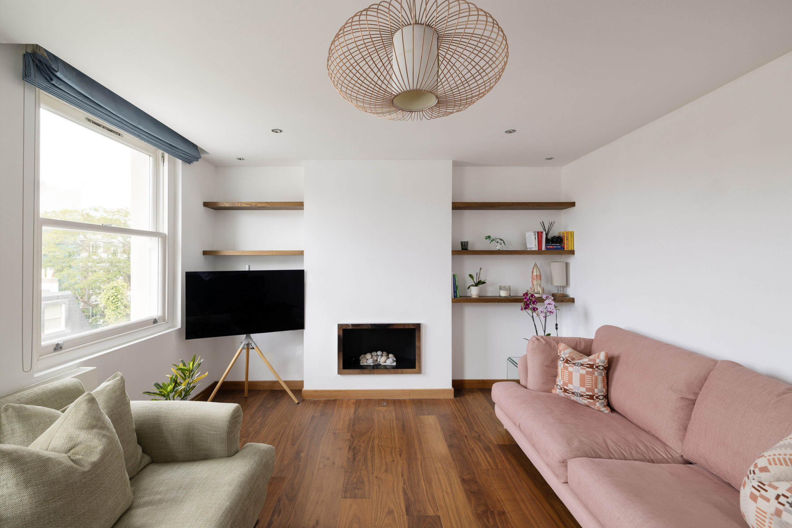 Domus-Nova-Bayswater-Apartment-For-Rent-Monmouth-Road-2_Lo