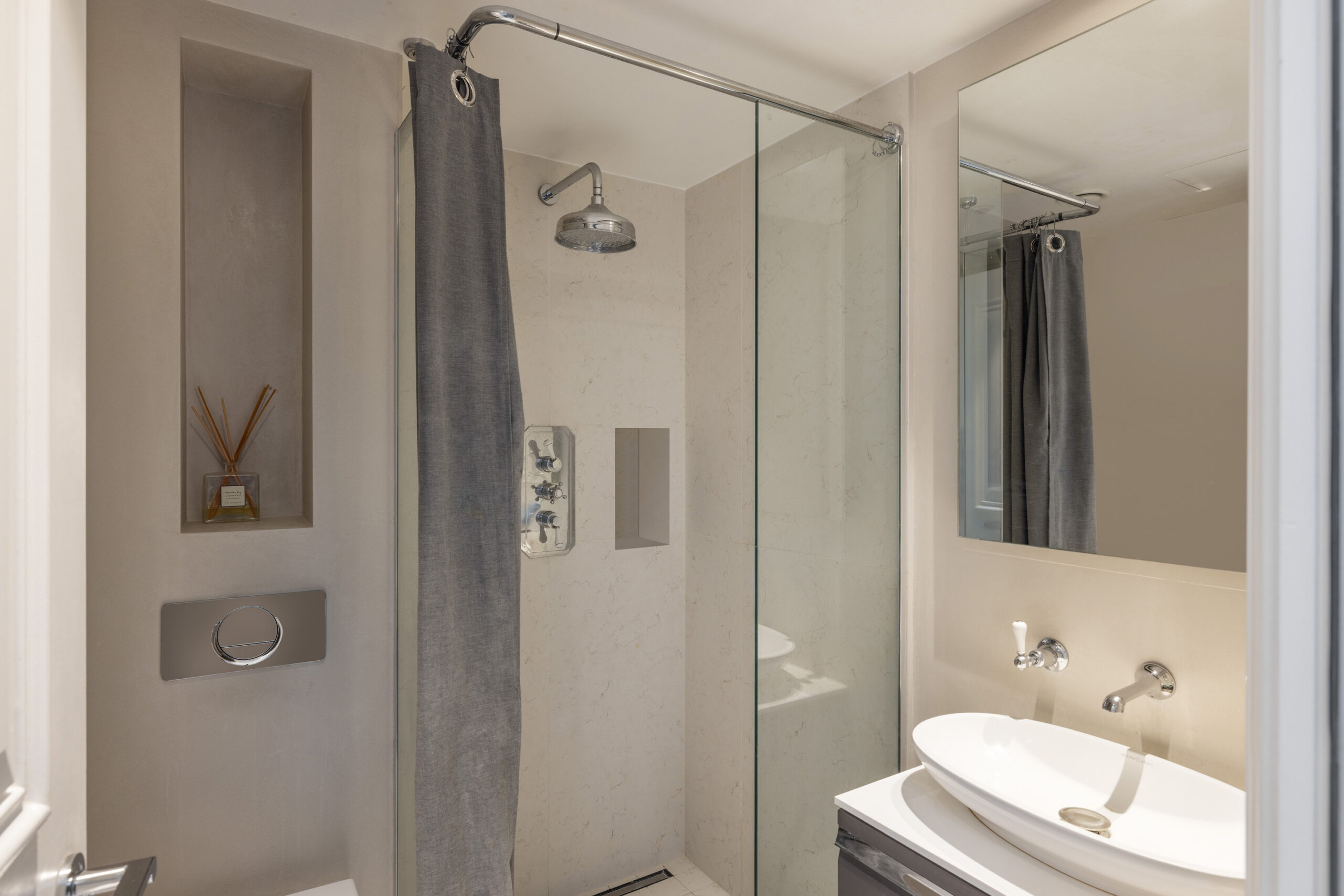 Domus-Nova-Bayswater-House-For-Sale-Hereford-Road-2_Lo