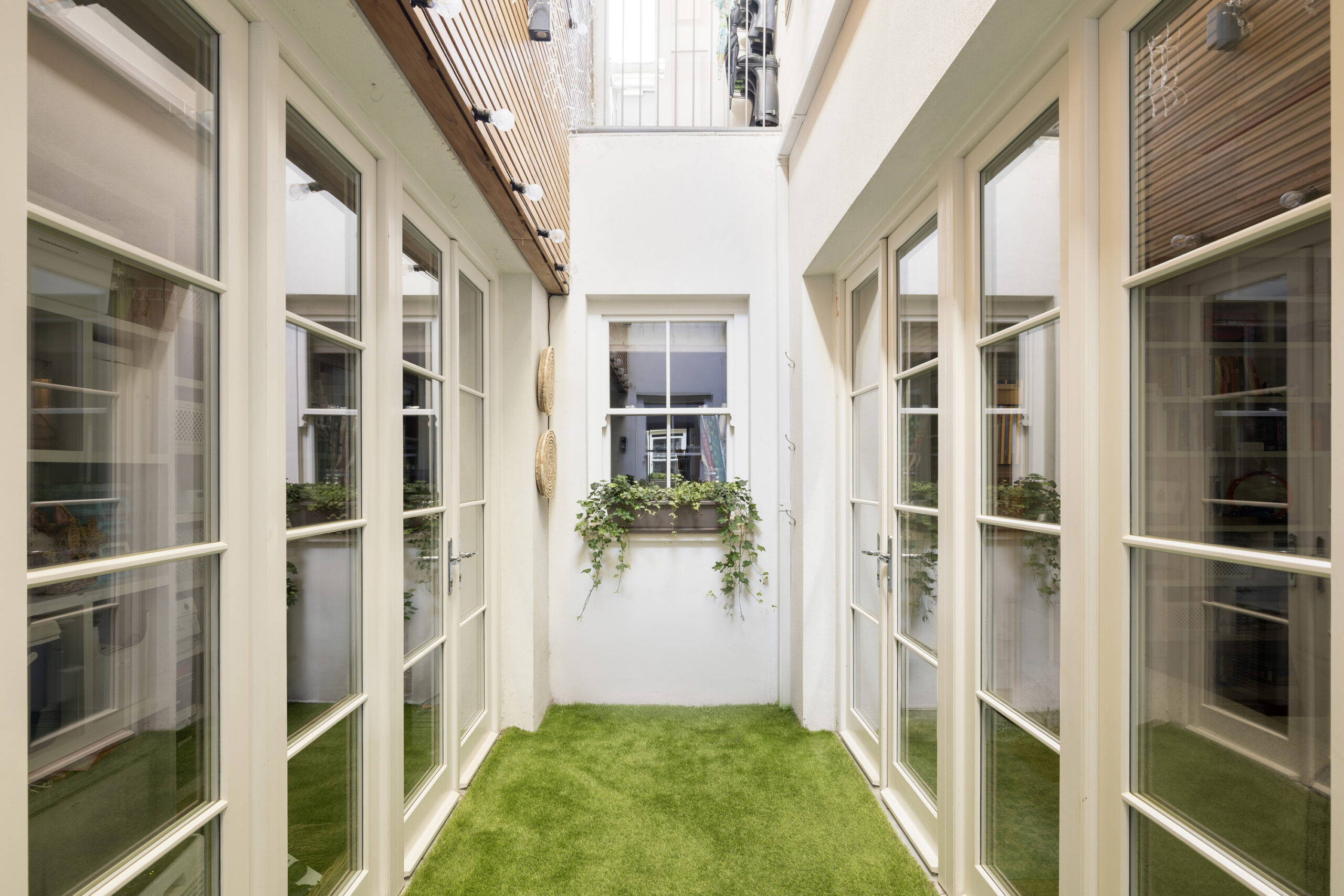 Domus-Nova-Bayswater-House-For-Sale-Hereford-Road-33_Lo