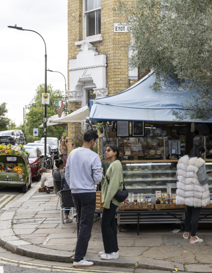 Domus-Nova-Chiswick-Area-Guide-Best-Deli-Mari’s-Italian