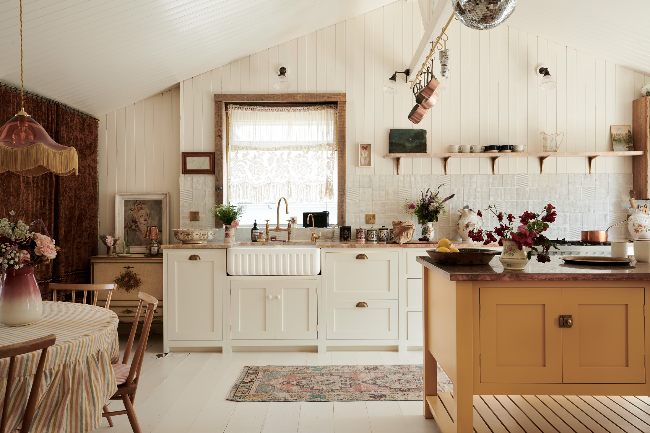 Domus-Nova-Design-Directory-deVOL-Kitchens (9)