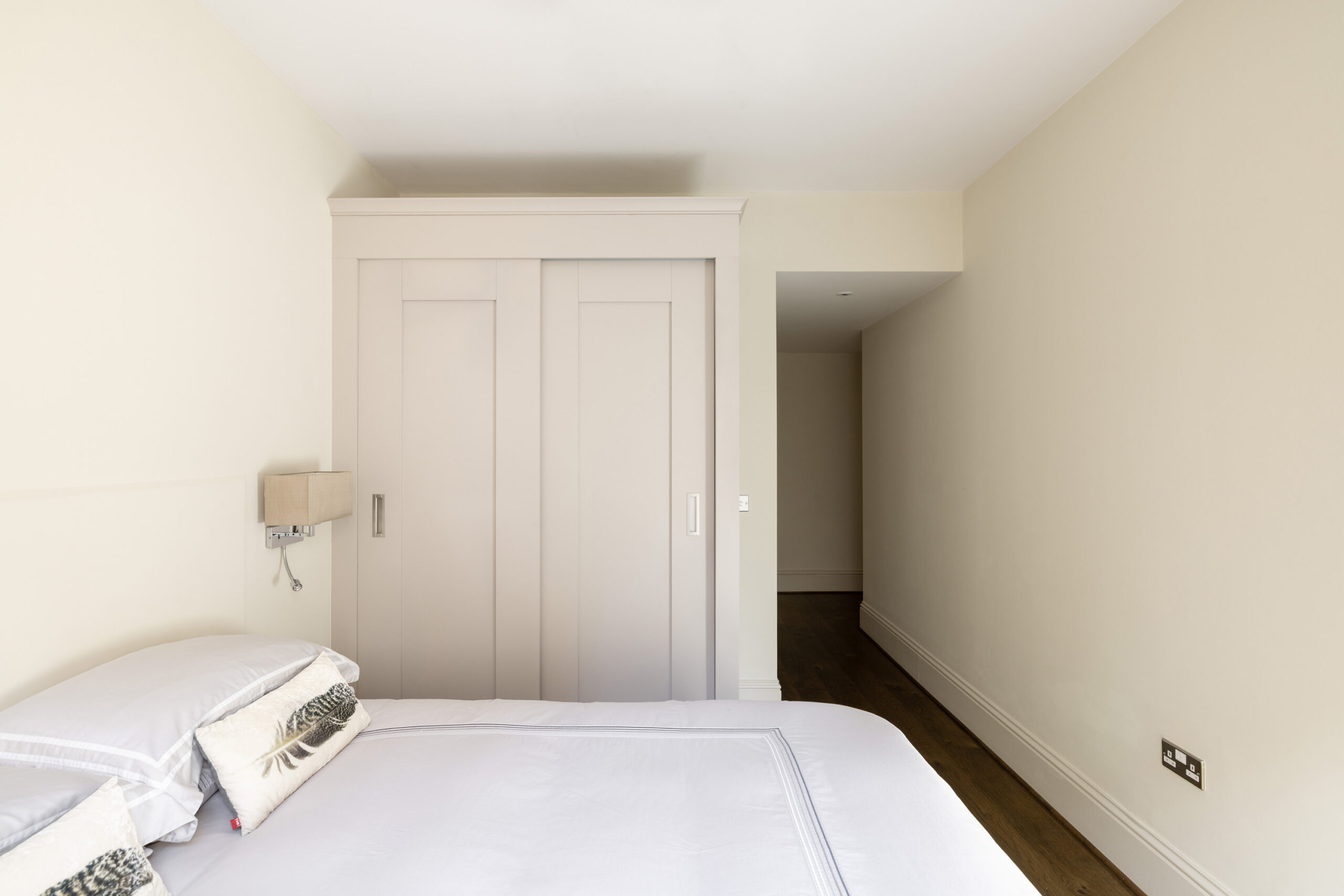 Domus-Nova-Earls-Court-Apartment-For-Rent-Nevern-Square-11_Lo