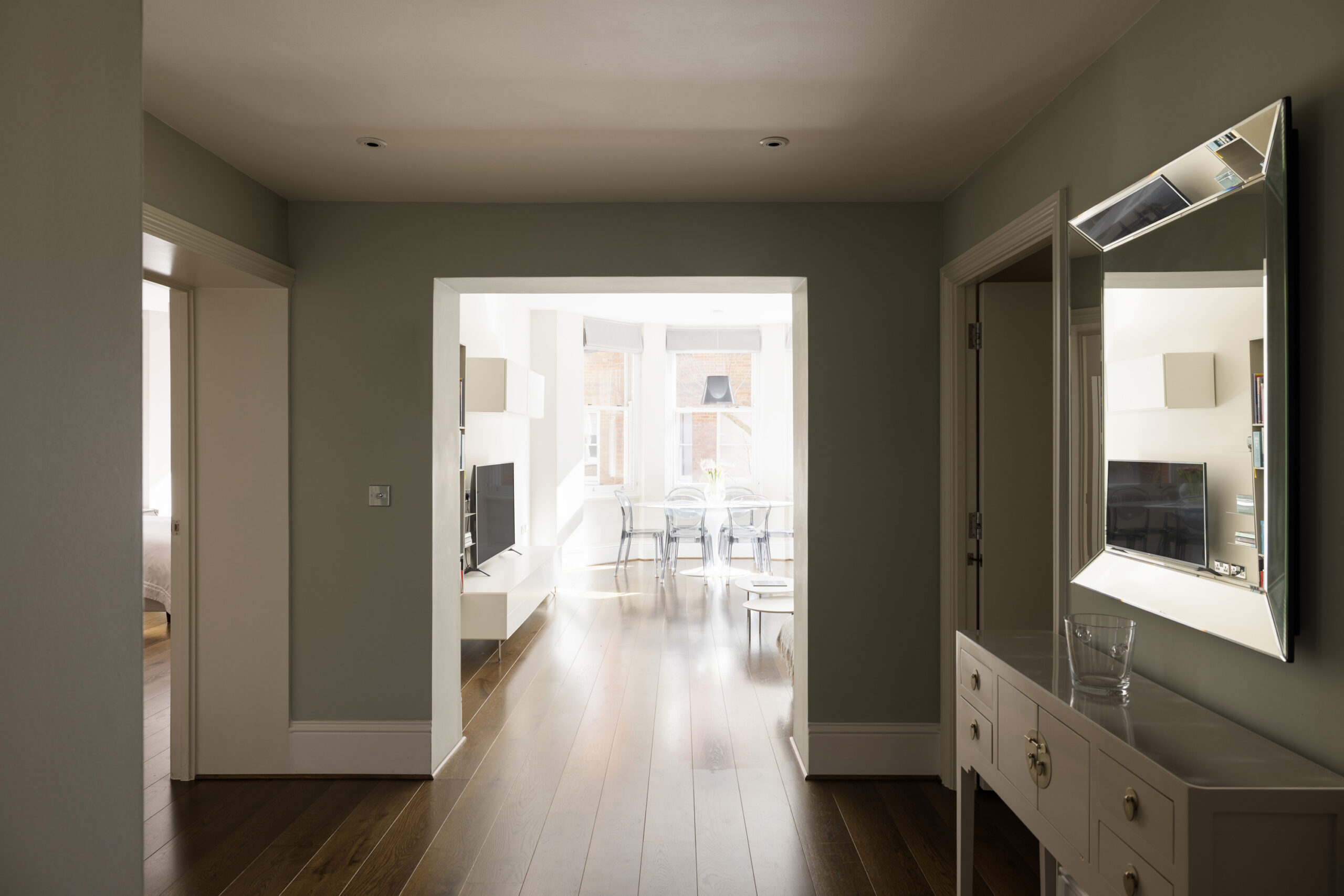 Domus-Nova-Earls-Court-Apartment-For-Rent-Nevern-Square-17_Lo