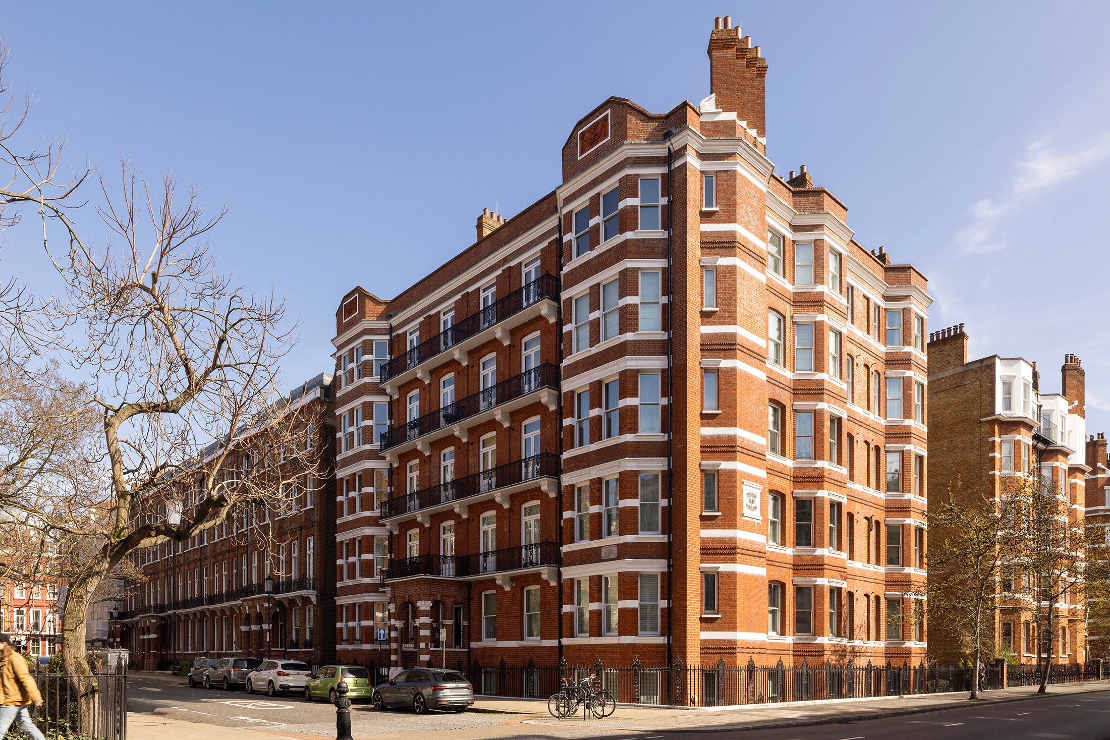 Domus-Nova-Earls-Court-Apartment-For-Rent-Nevern-Square-25_Lo_