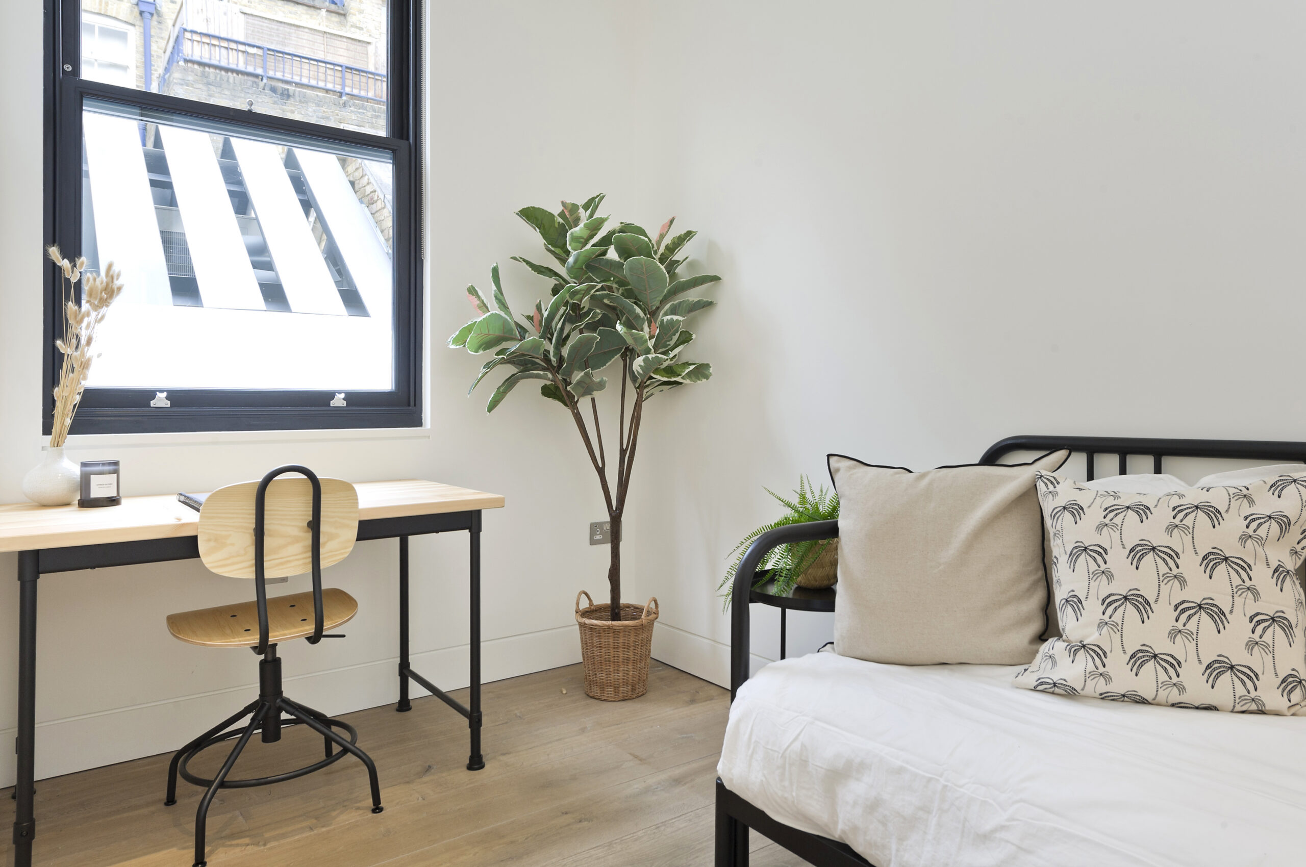 Domus-Nova-Flat-For-Rent-Great-Titchfield-Street (14)