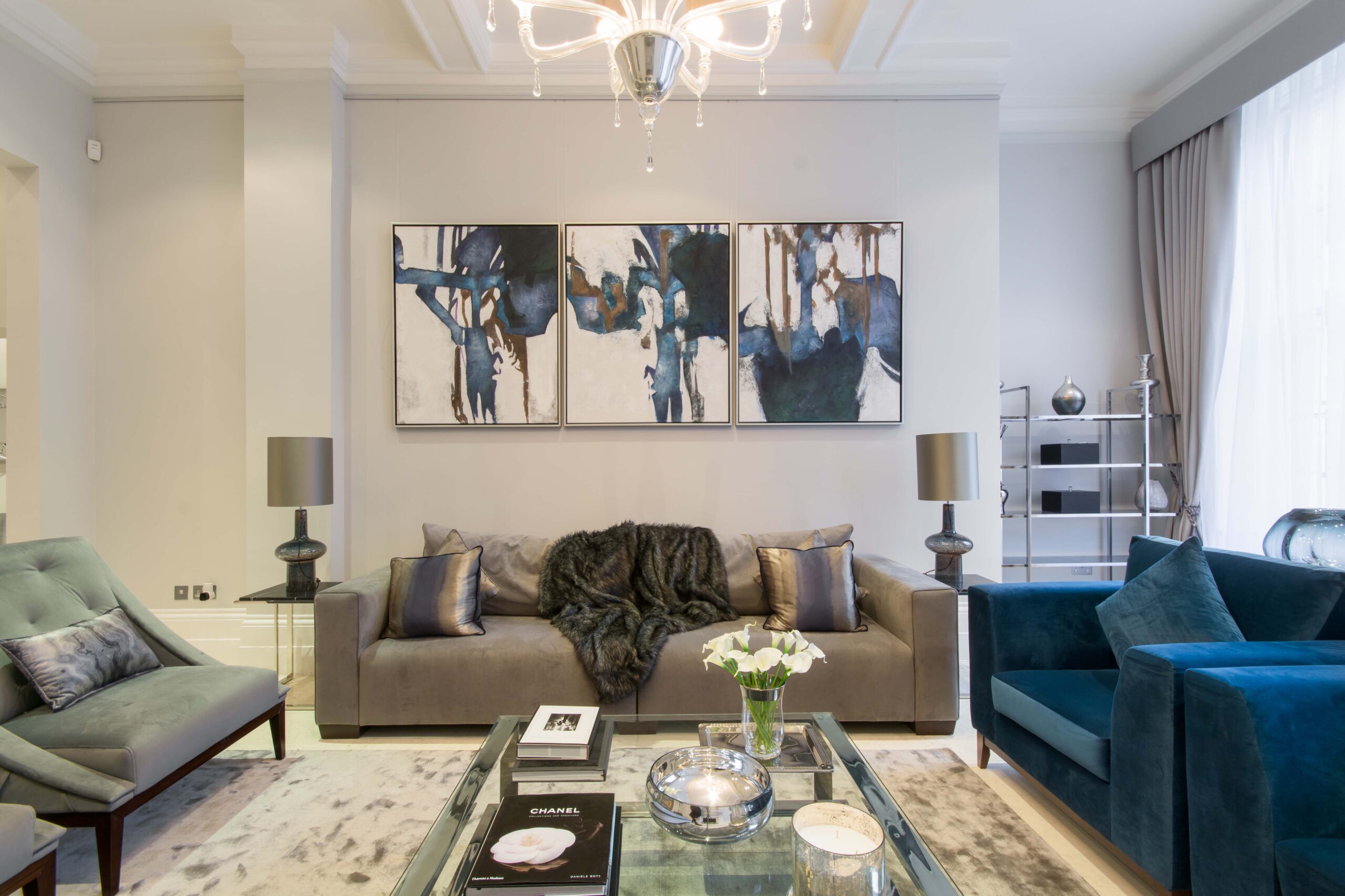Luxury open-plan reception room of a maisonette for rent in Bayswater
