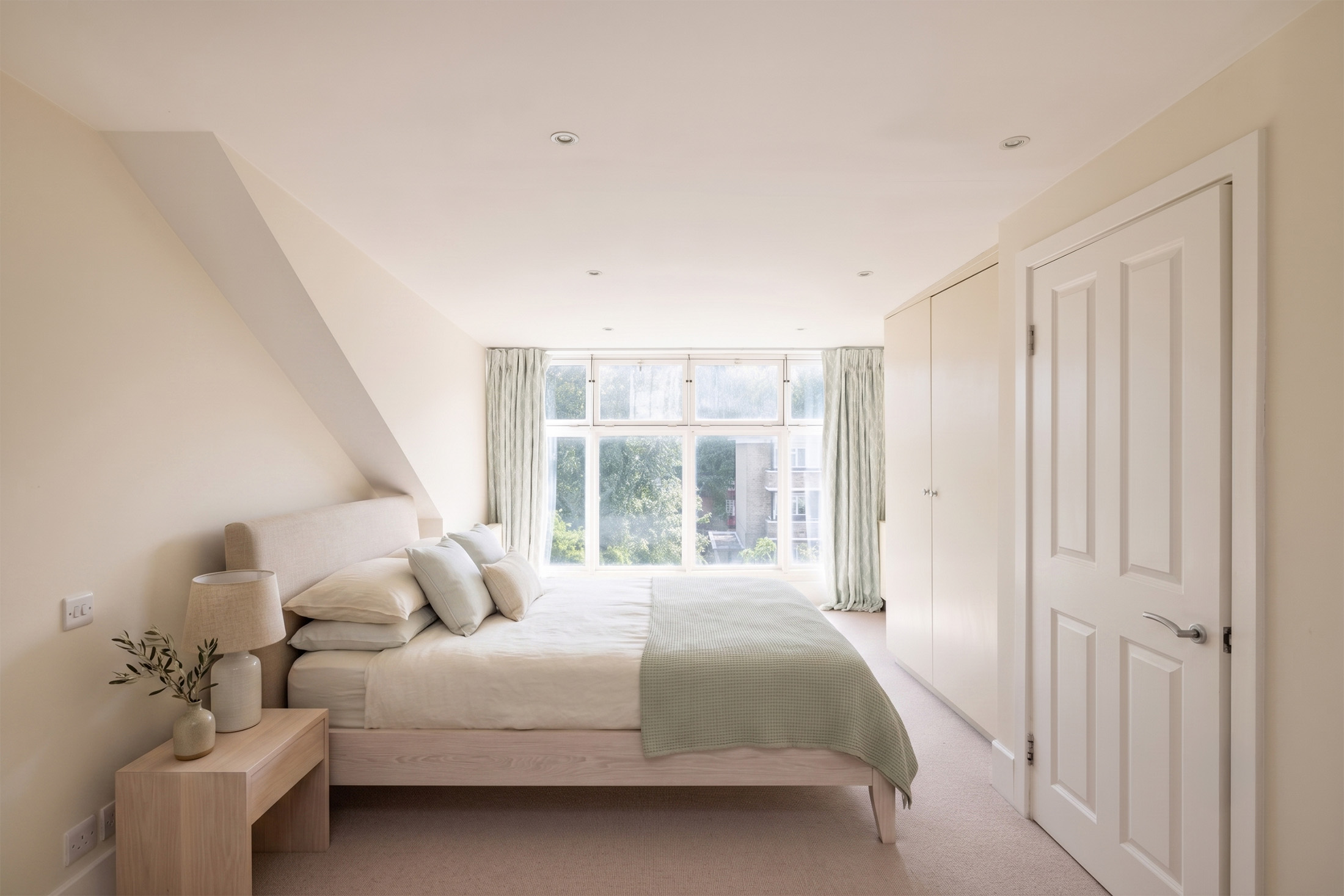Domus-Nova-Hammersmith-House-For-Rent-Rivercourt-Walk.3