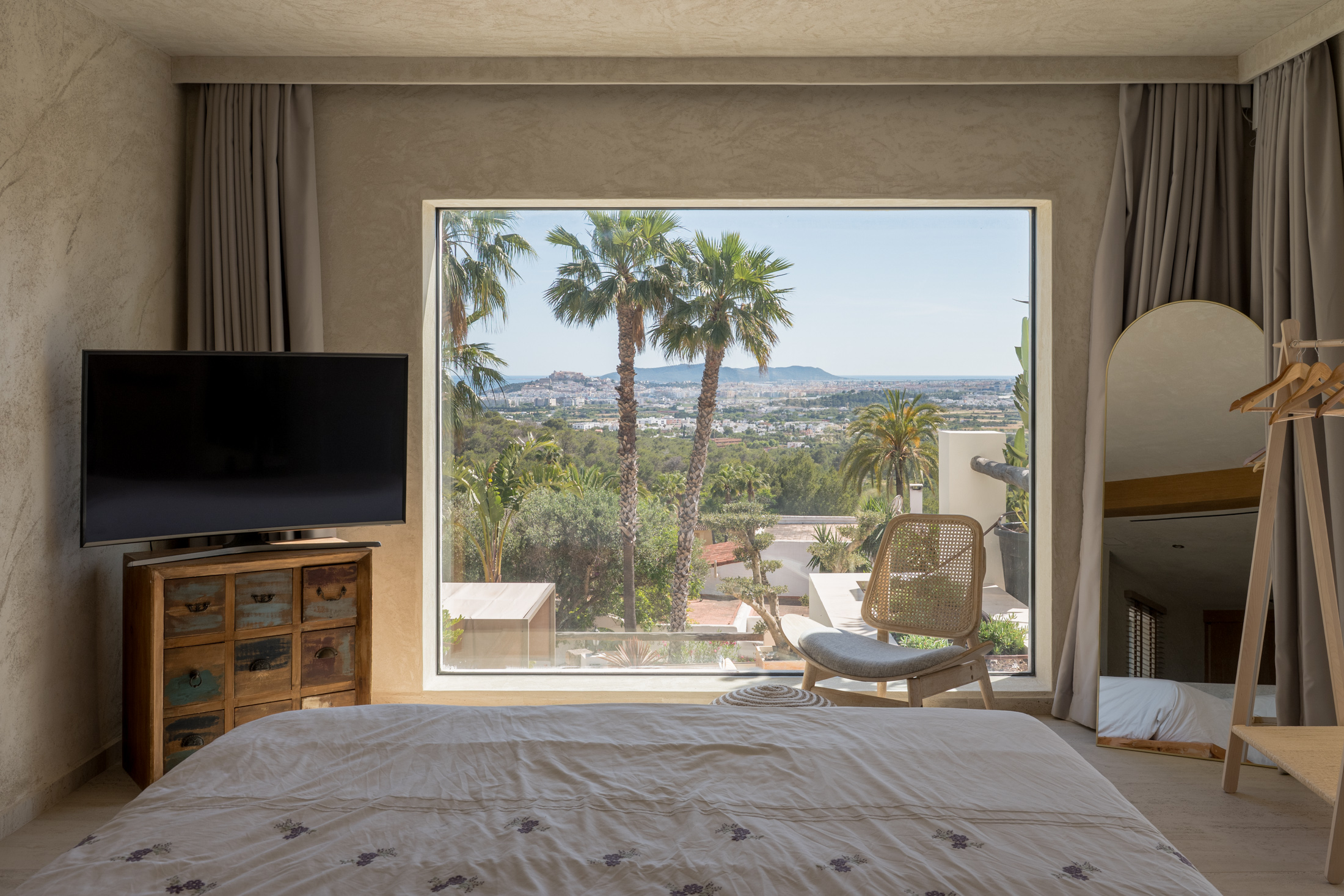 Domus-Nova-Ibiza-Luxury-Villa-For-Rent-Can-Furnet-Southeast-Ibiza-LR (27)