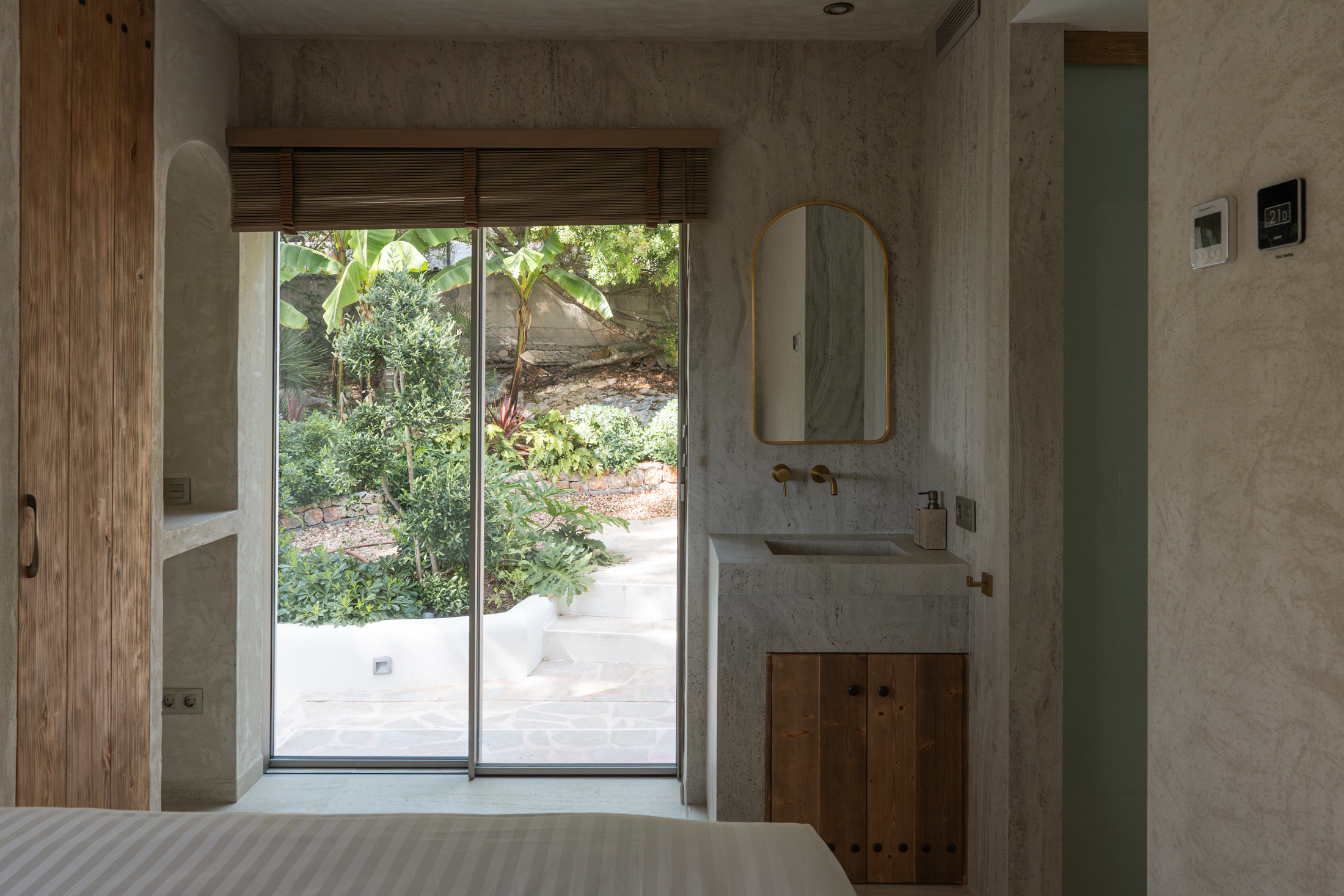 Domus-Nova-Ibiza-Luxury-Villa-For-Rent-Can-Furnet-Southeast-Ibiza-LR (38)