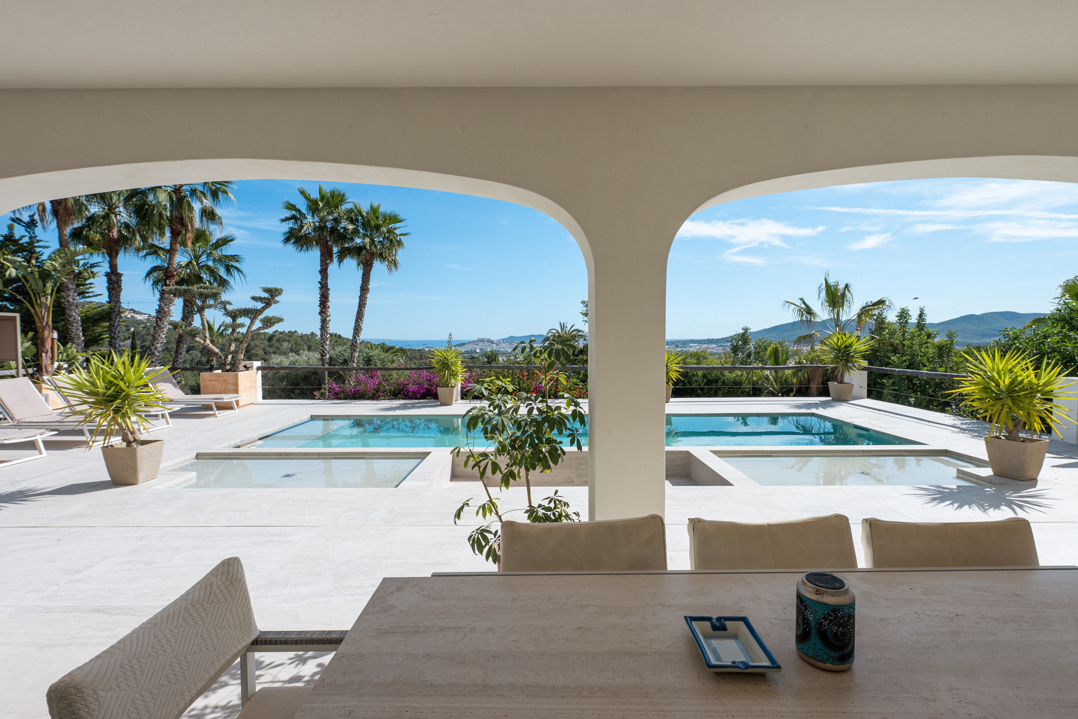 Domus-Nova-Ibiza-Luxury-Villa-For-Rent-Can-Furnet-Southeast-Ibiza-LR (7)