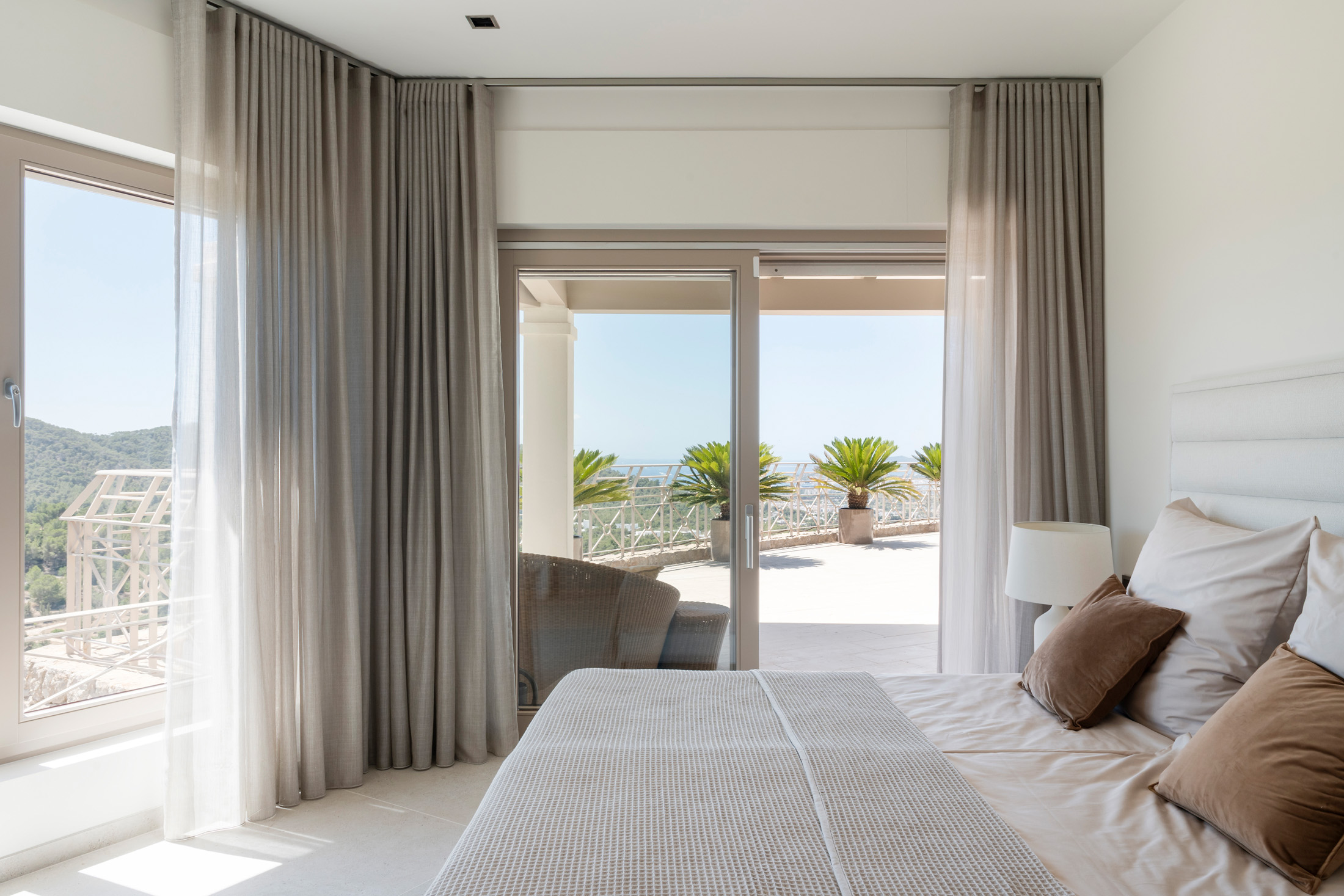 Domus-Nova-Ibiza-Luxury-Villa-For-Sale-Villa-Panorama-Can-Furnet (21)