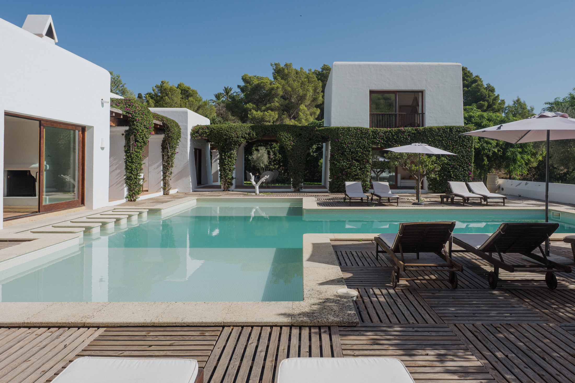 Domus-Nova-Ibiza-Luxury-Villa-for-Sale-Can-Furnet-LR (10)