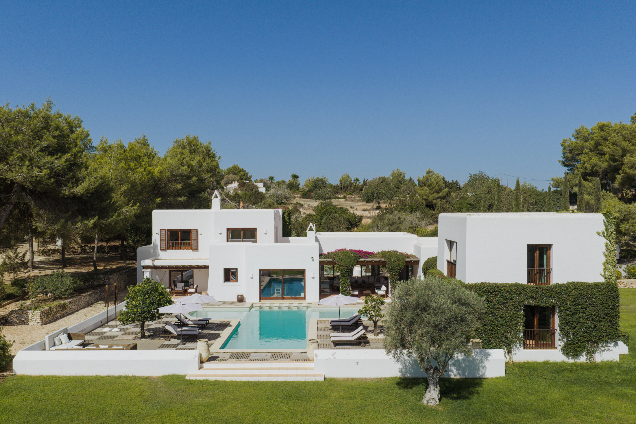 Domus-Nova-Ibiza-Luxury-Villa-for-Sale-Can-Furnet-LR (17)