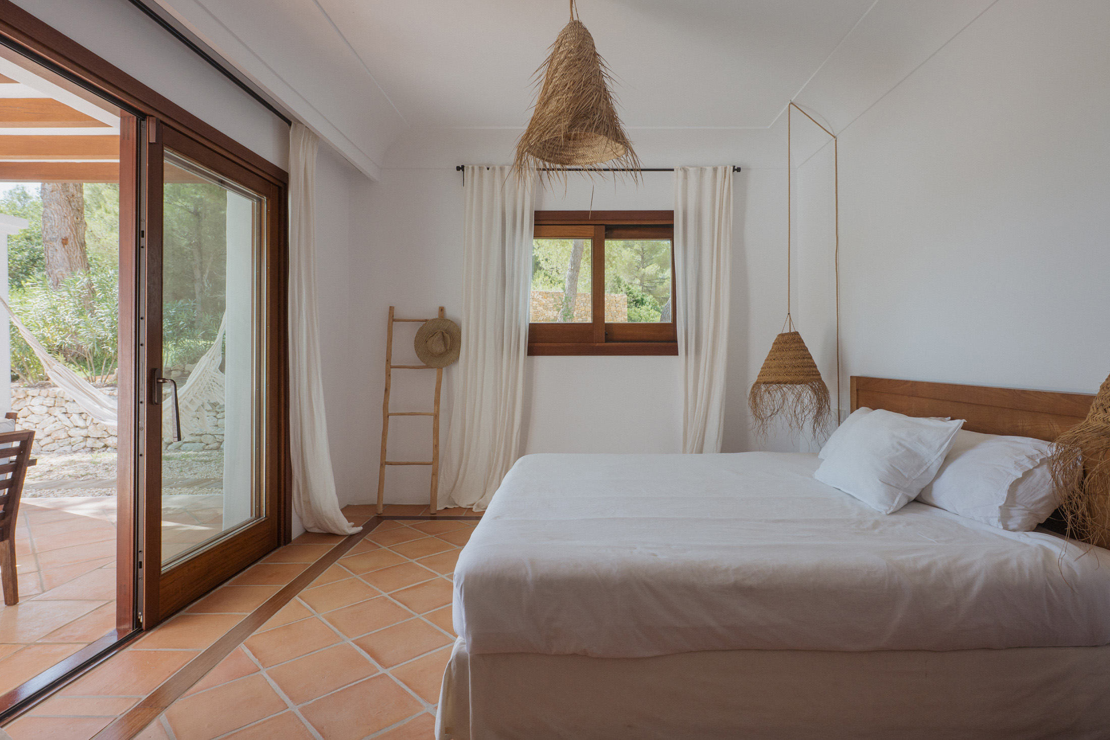 Domus-Nova-Ibiza-Luxury-Villa-for-Sale-Can-Furnet-LR (41)