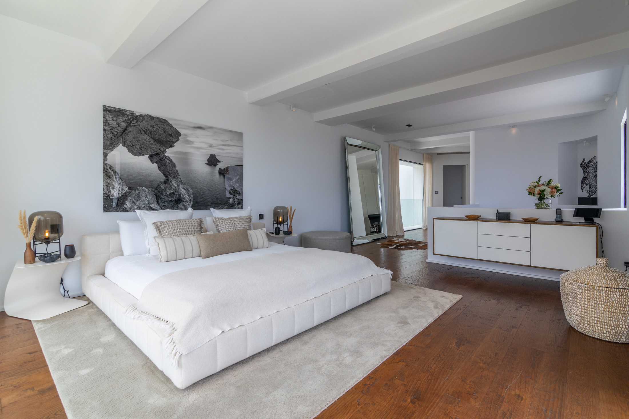 Domus-Nova-Ibiza-Villa-Luxury-For-Rent-Villa-Laguna-South-East (8)