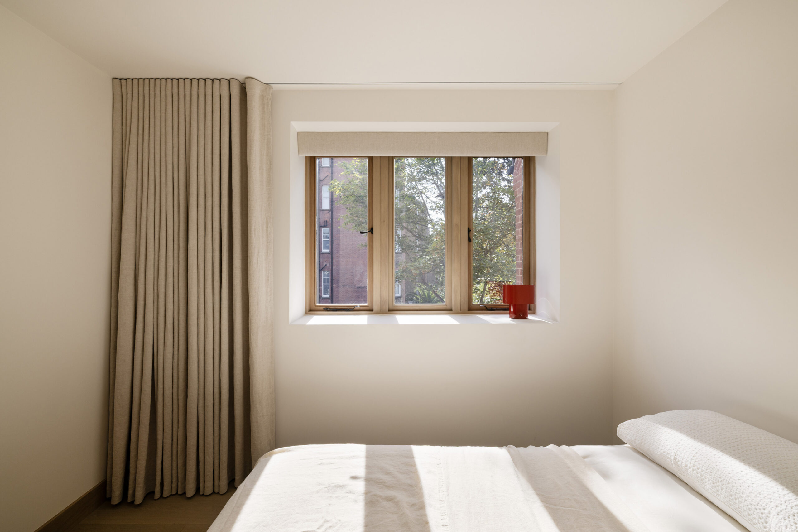 Domus-Nova-Kensington-House-For-Rent-Abbotsbury-Road-11_Lo