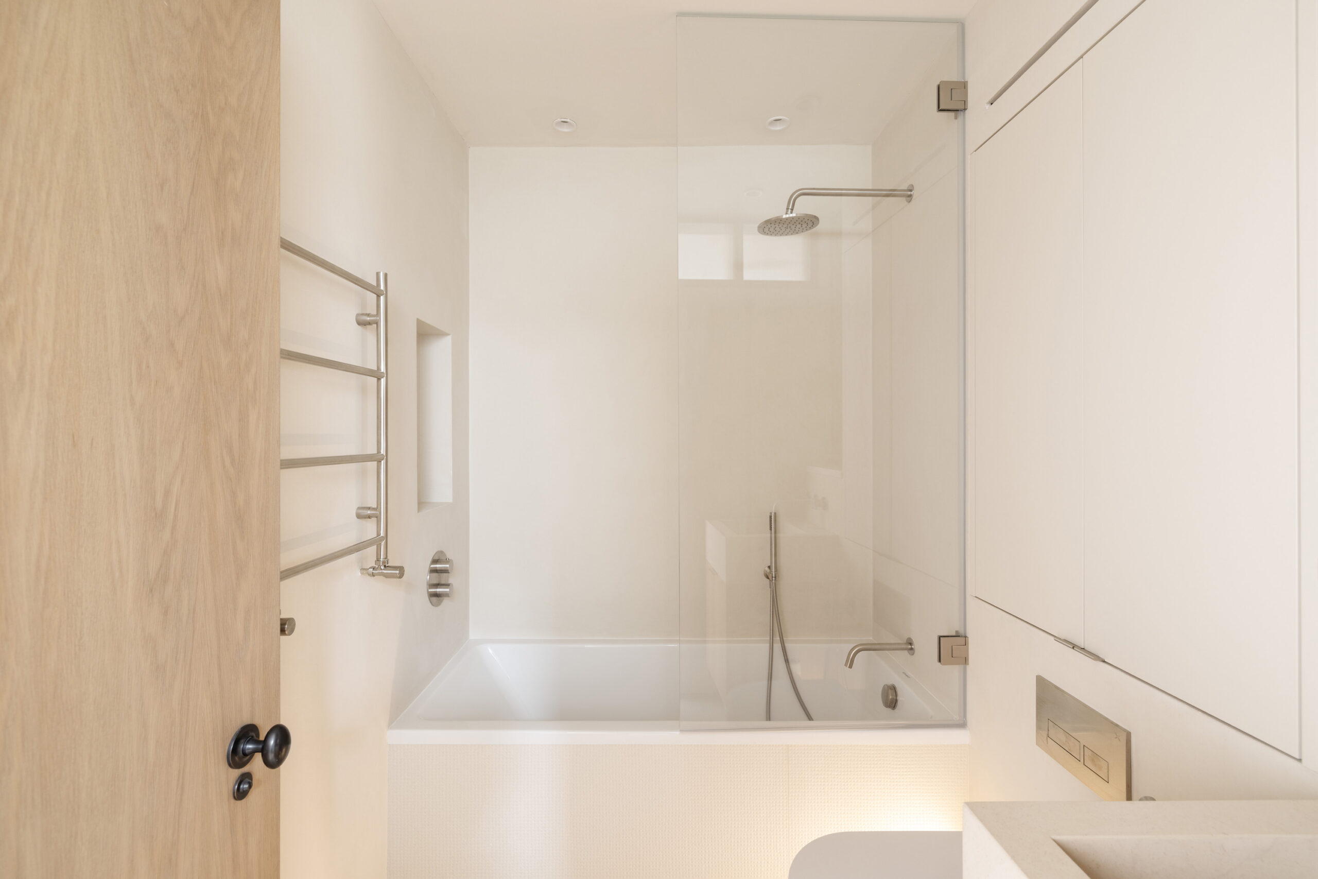 Domus-Nova-Kensington-House-For-Rent-Abbotsbury-Road-12_Lo