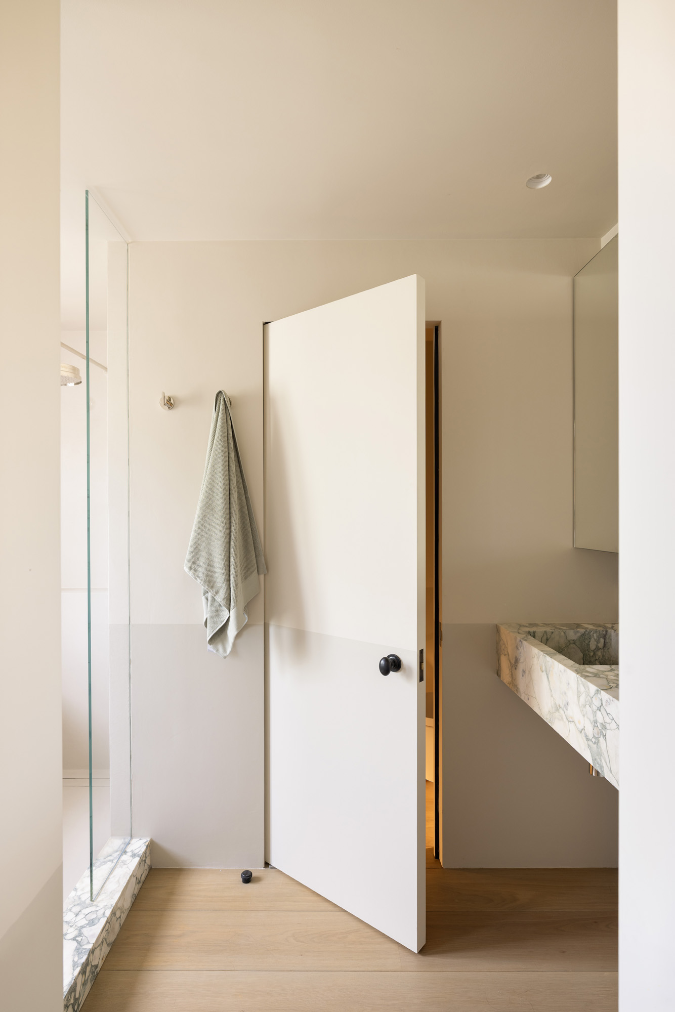 Domus-Nova-Kensington-House-For-Rent-Abbotsbury-Road-16_Lo