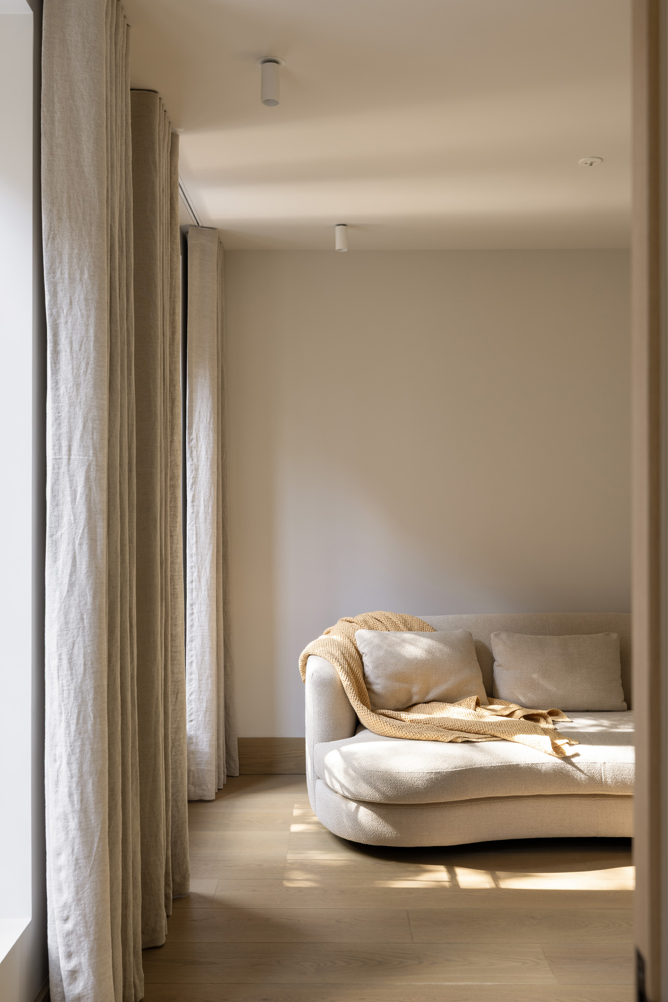 Domus-Nova-Kensington-House-For-Rent-Abbotsbury-Road-25_Lo