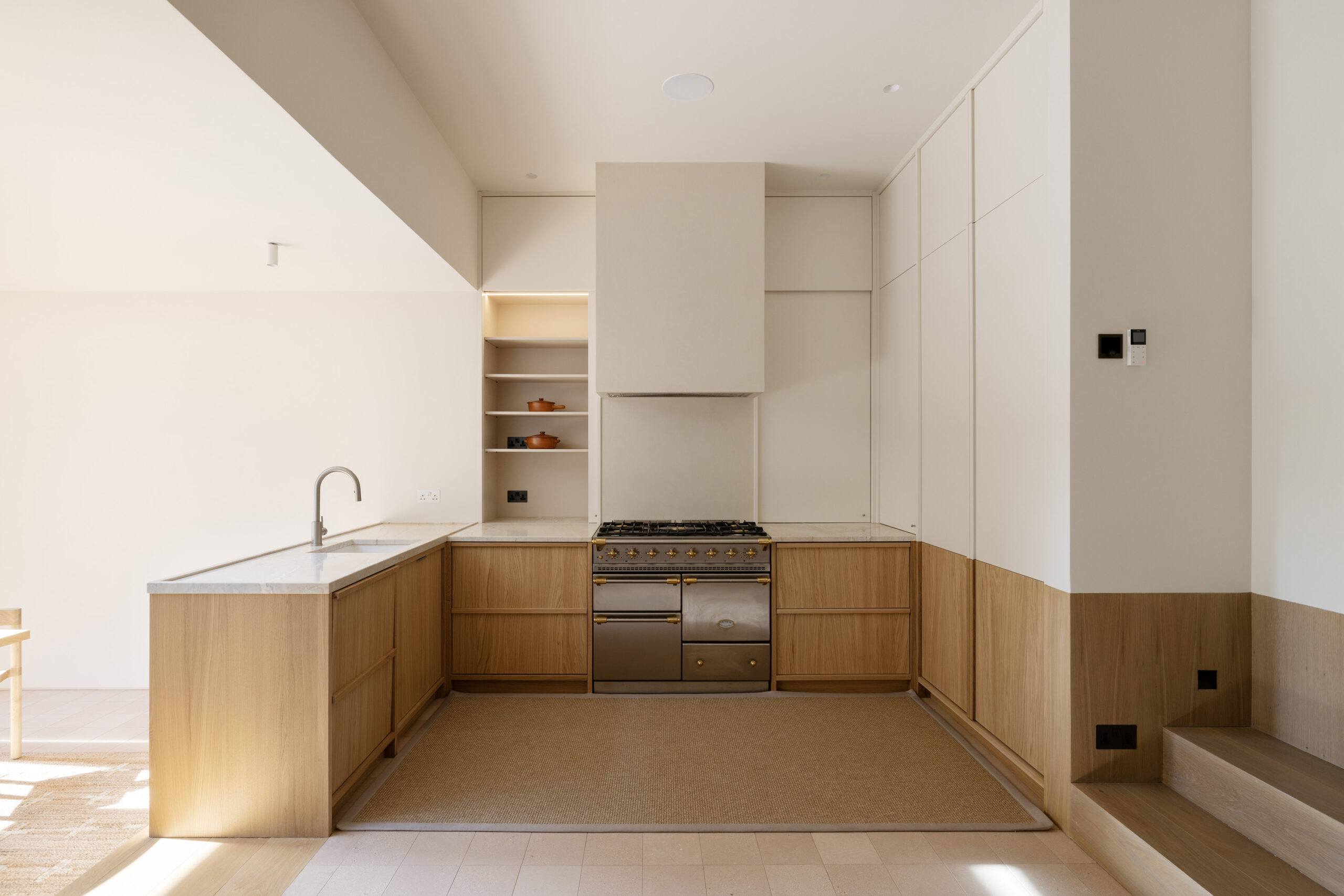 Domus-Nova-Kensington-House-For-Rent-Abbotsbury-Road-41_Lo