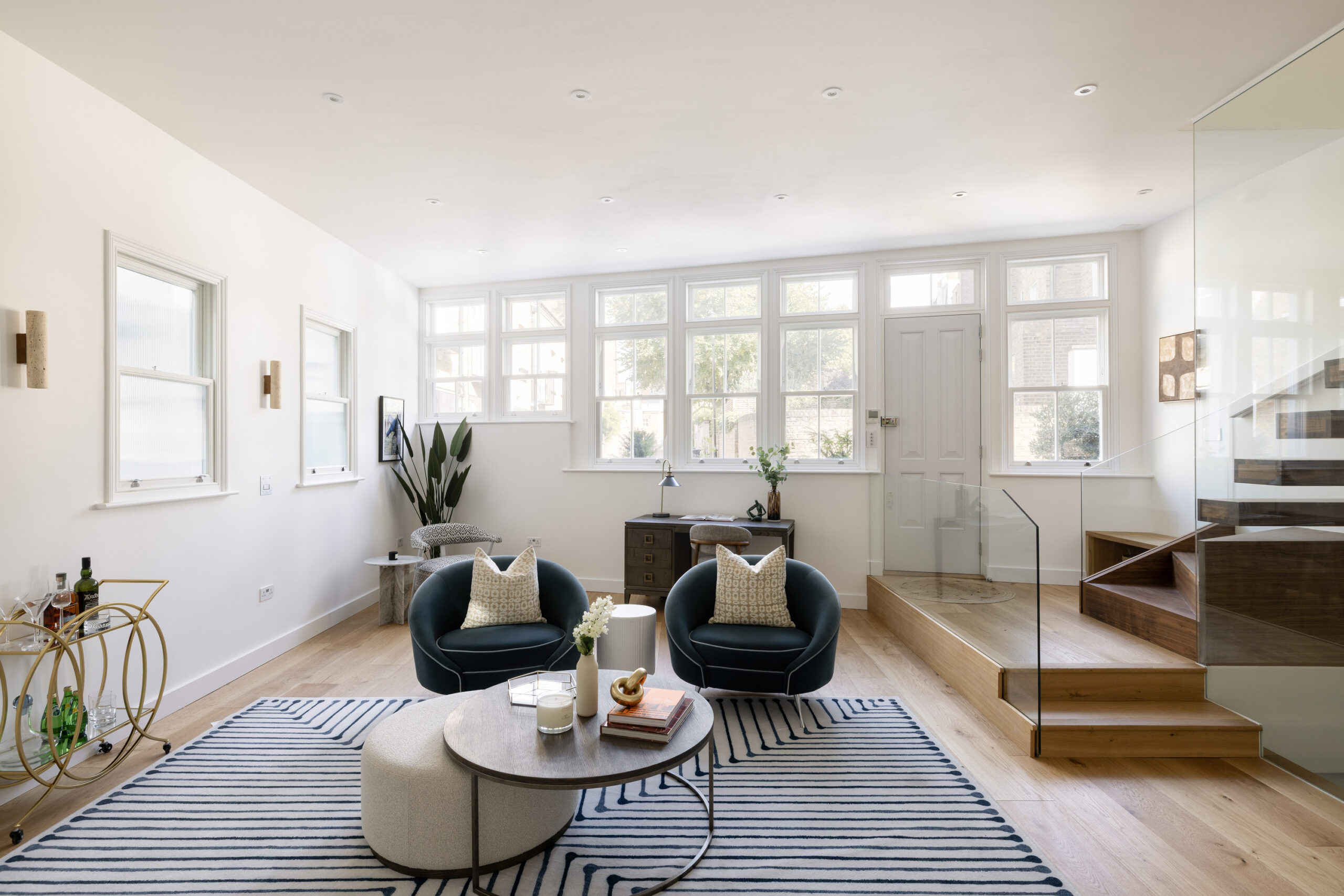 Domus-Nova-Kensington-House-For-Rent-Lexham-Mews-Blue-10_Lo