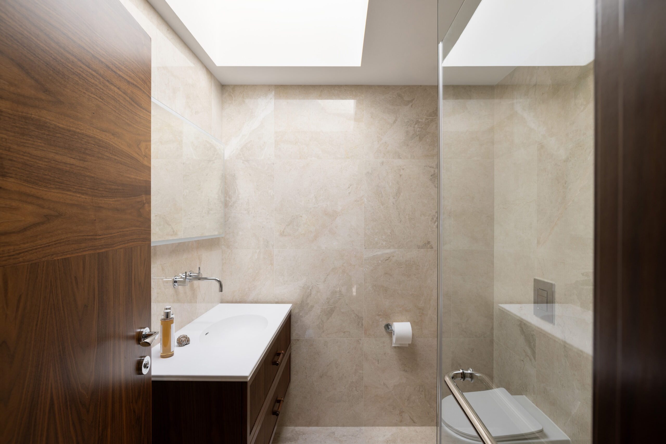 Domus-Nova-Kensington-House-For-Rent-Lexham-Mews-Blue-28_Lo
