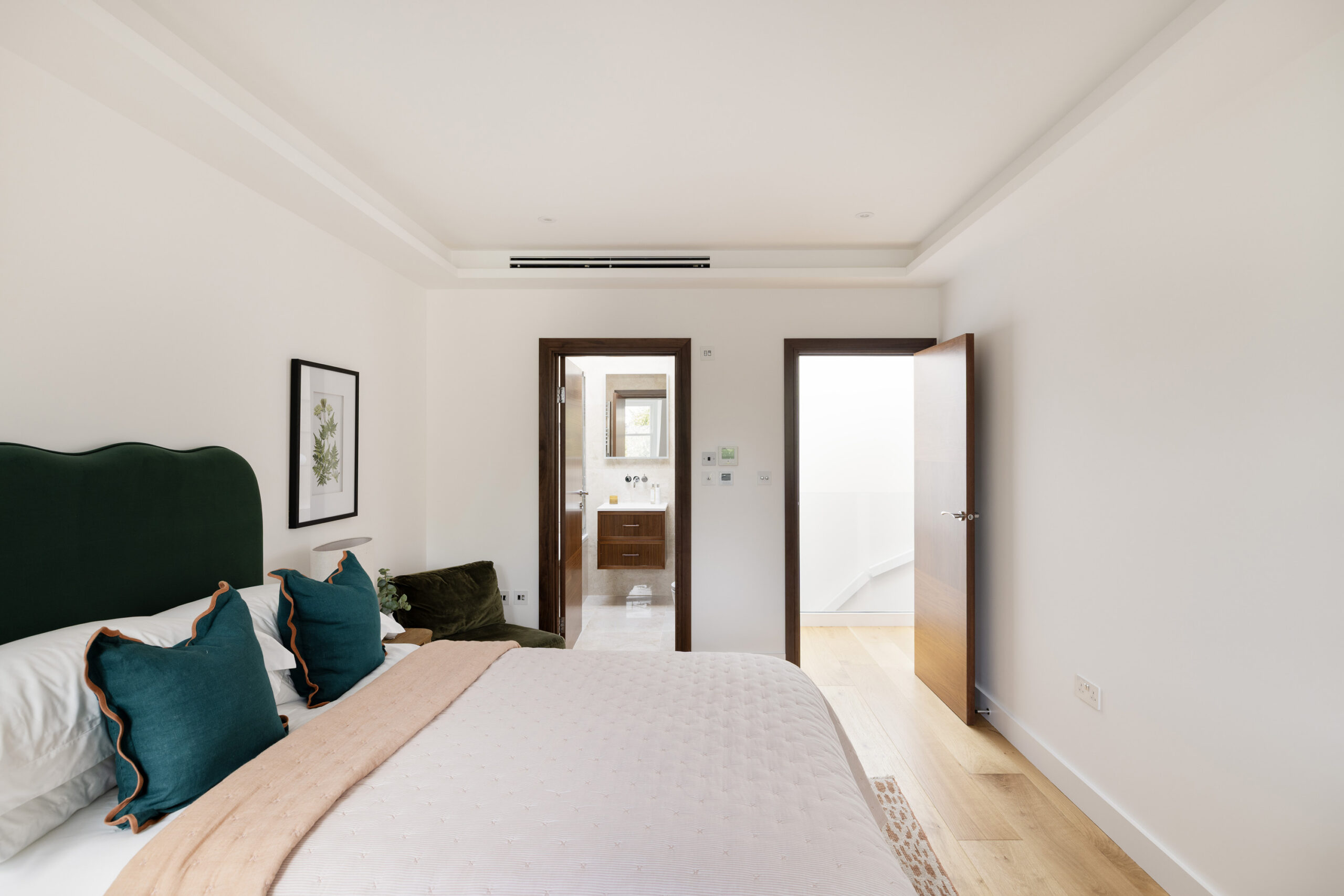 Domus-Nova-Kensington-House-For-Rent-Lexham-Mews-Blue-32_Lo
