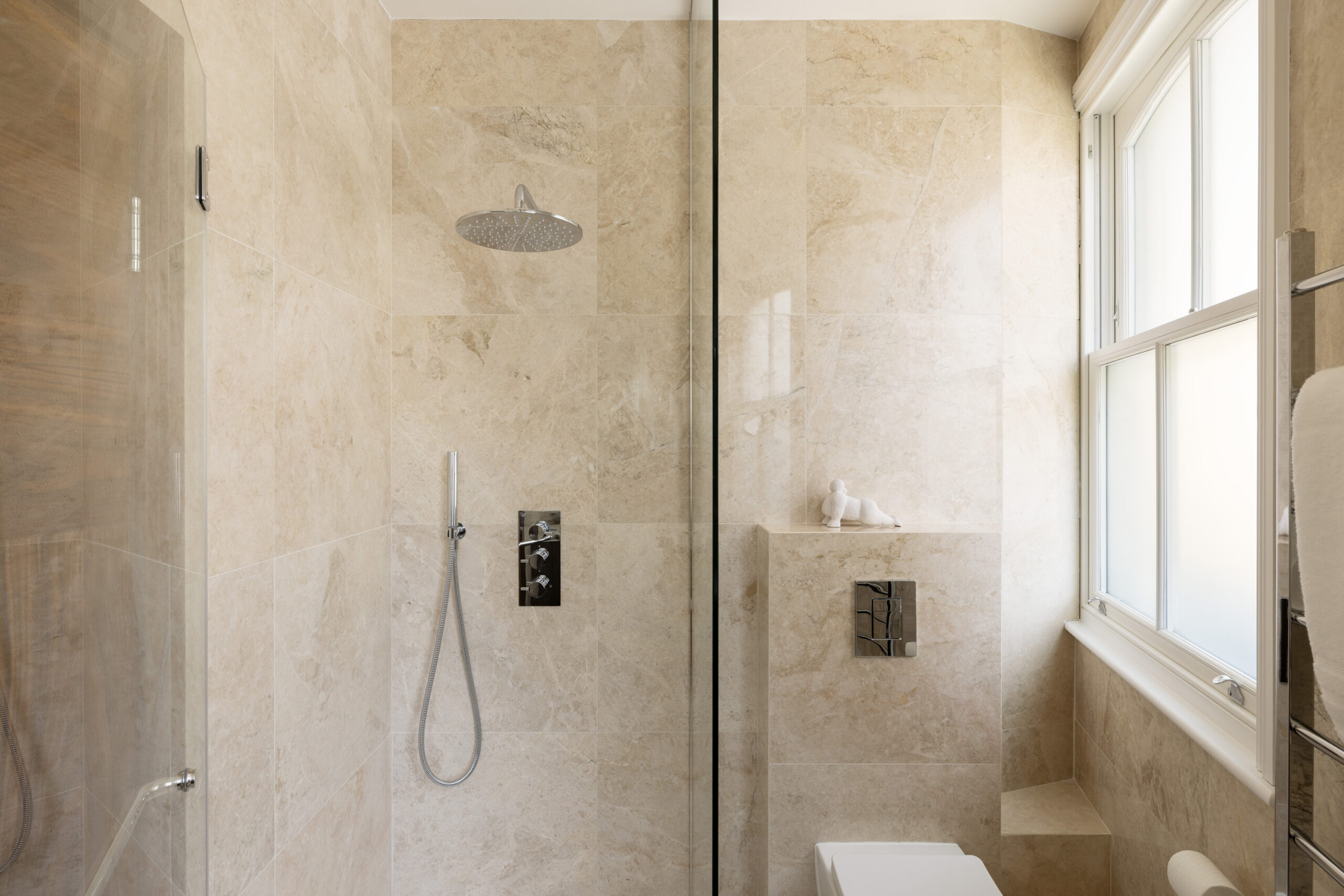 Domus-Nova-Kensington-House-For-Rent-Lexham-Mews-Green-23_Lo