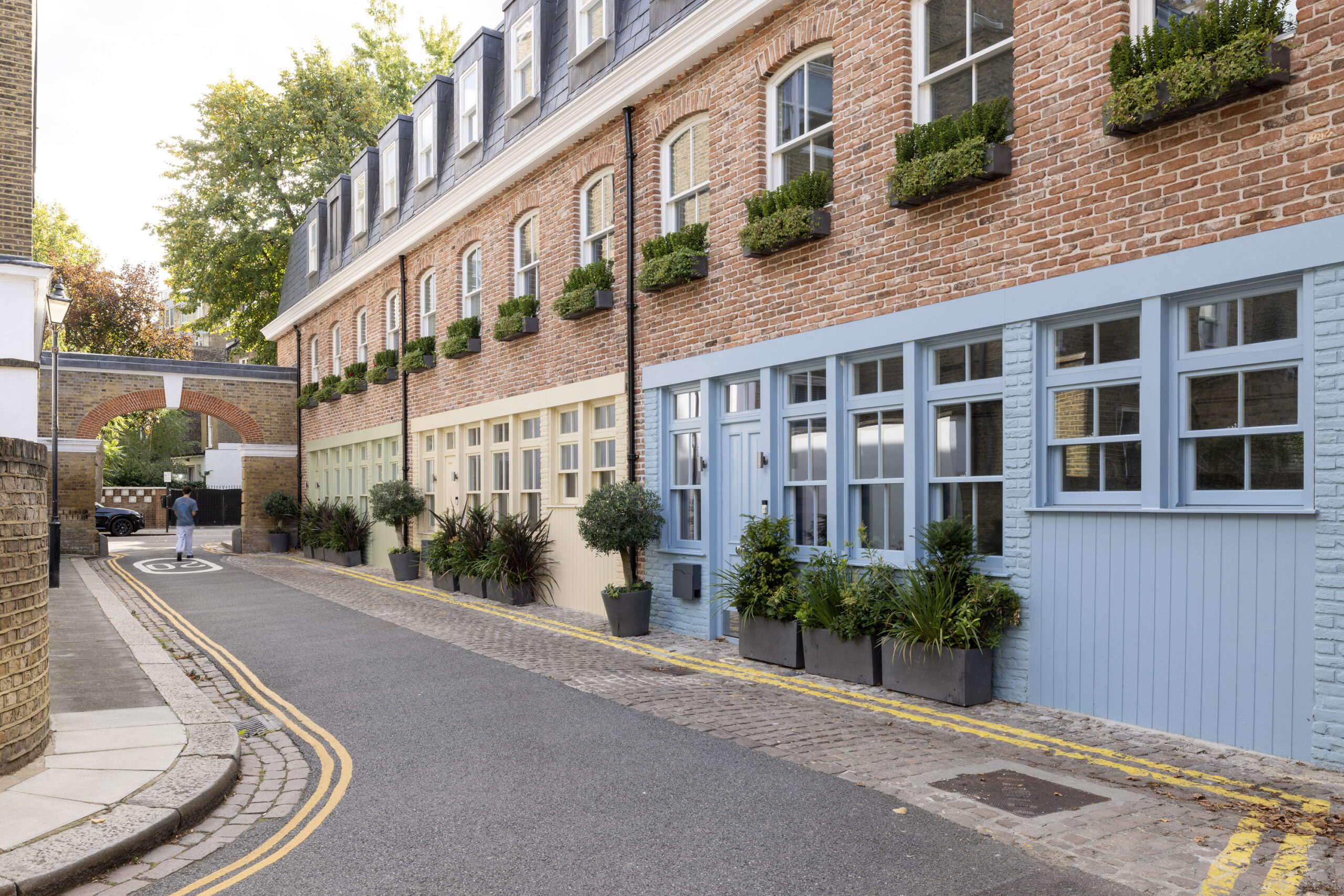 Domus-Nova-Kensington-House-For-Rent-Lexham-Mews-Green-33_Lo