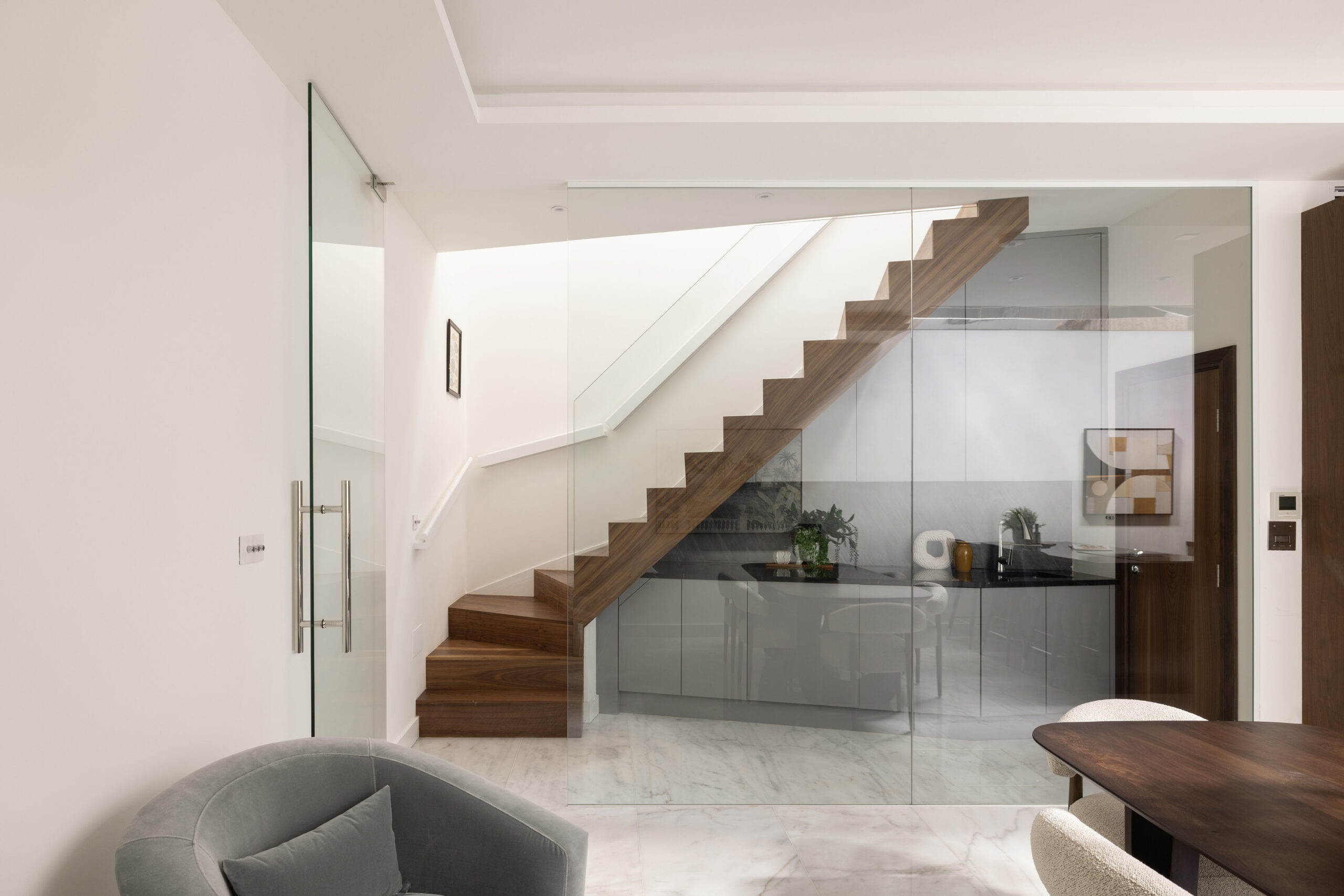 Domus-Nova-Kensington-House-For-Rent-Lexham-Mews-Yellow-14_Lo
