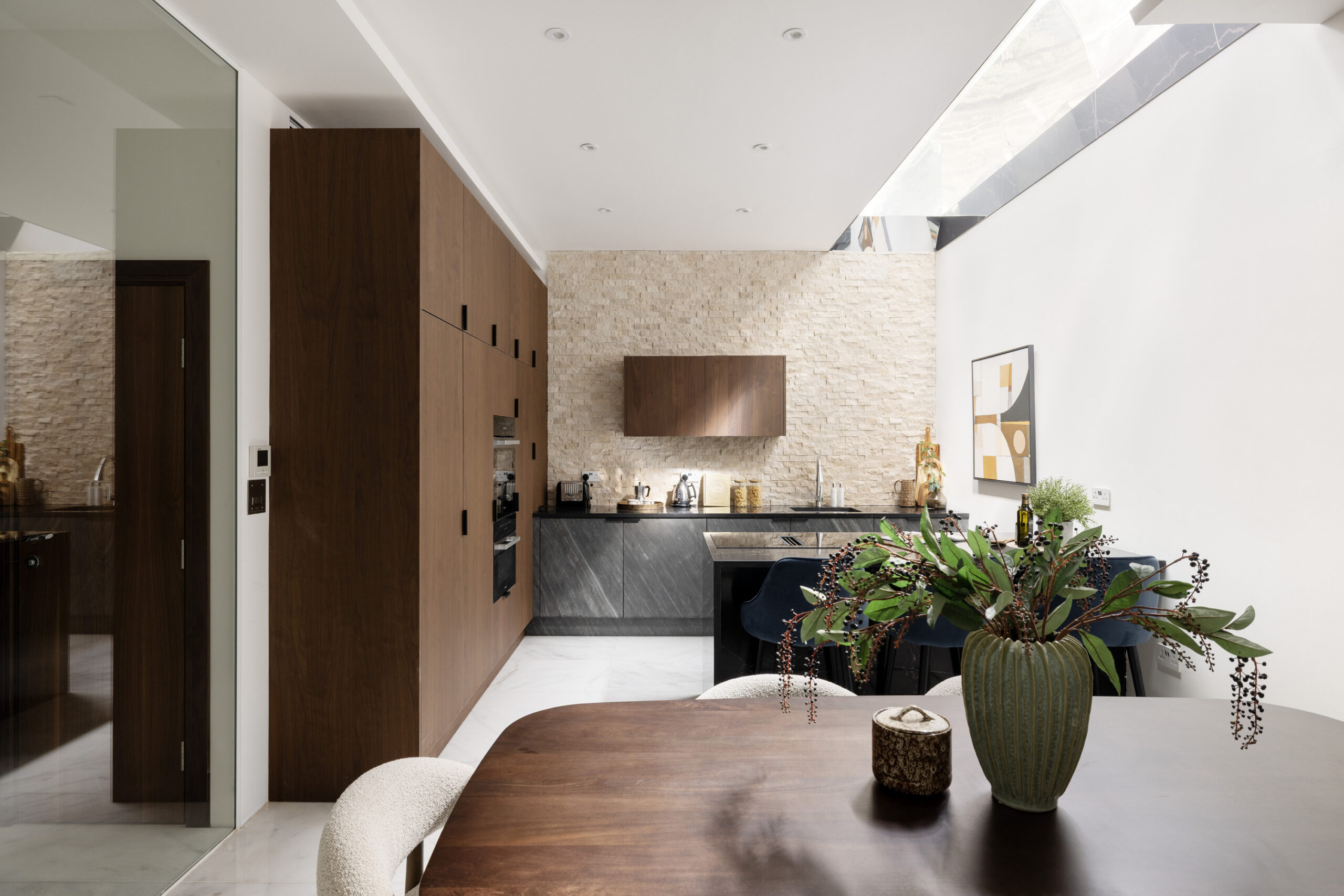 Domus-Nova-Kensington-House-For-Rent-Lexham-Mews-Yellow-15_Lo