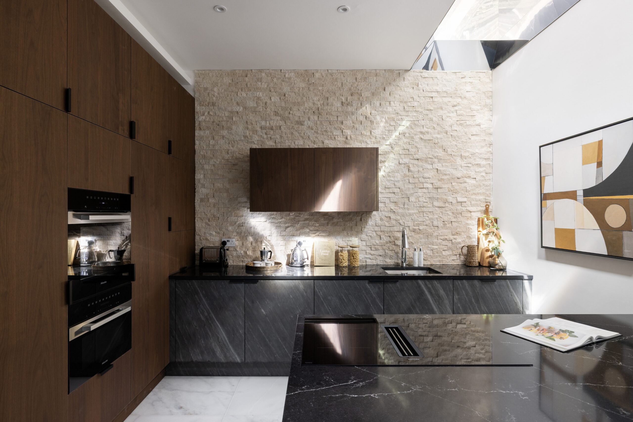 Domus-Nova-Kensington-House-For-Rent-Lexham-Mews-Yellow-18_Lo