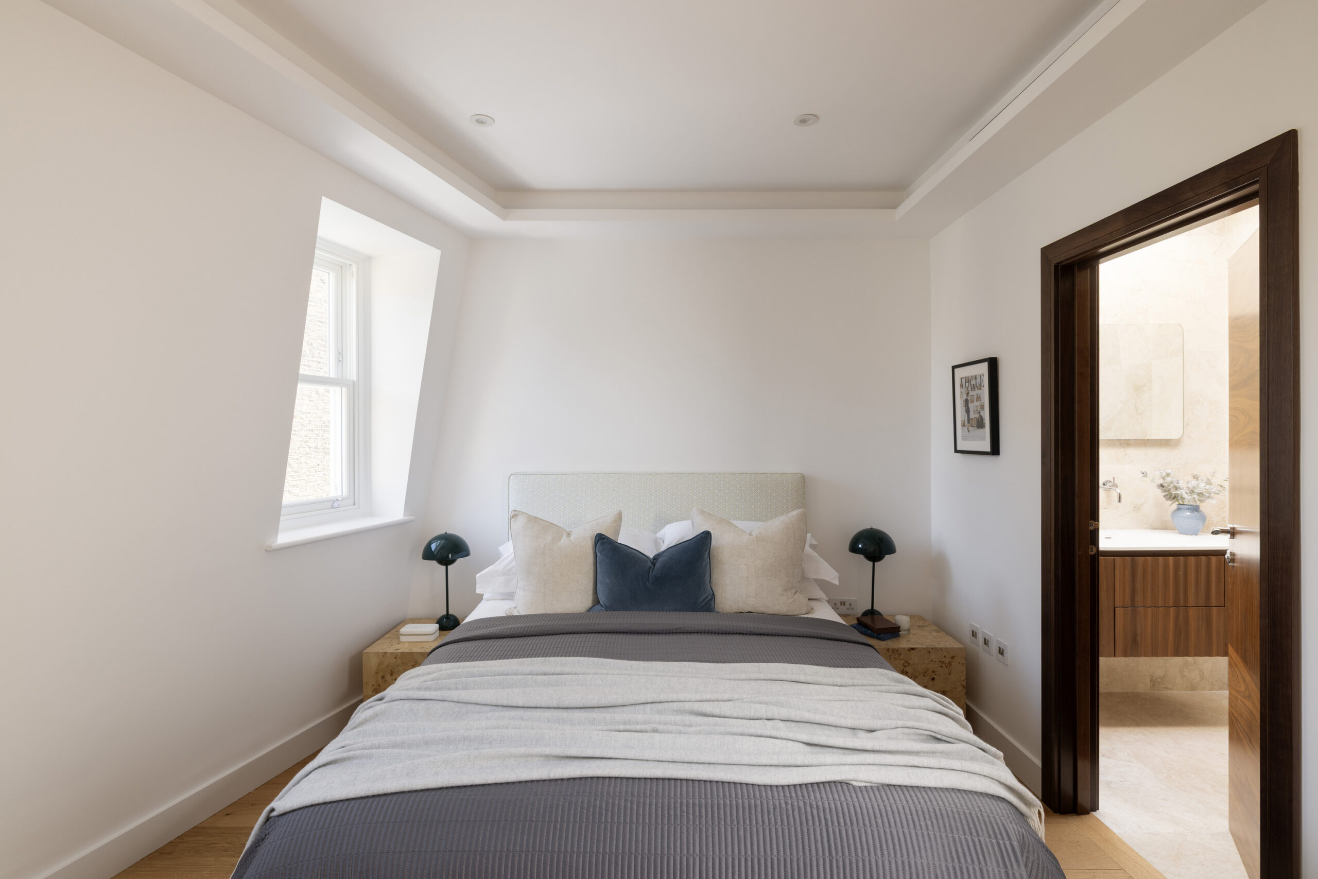 Domus-Nova-Kensington-House-For-Rent-Lexham-Mews-Yellow-4_Lo