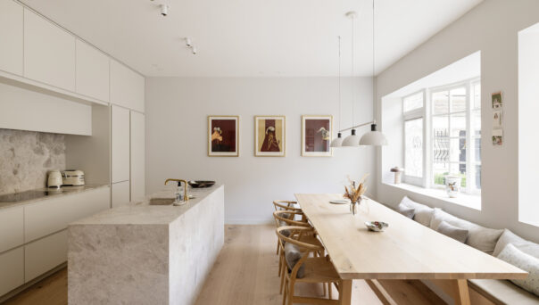 Domus-Nova-Knightsbridge-House-For-Rent-Rutland-Garden-Mews-1_Lo