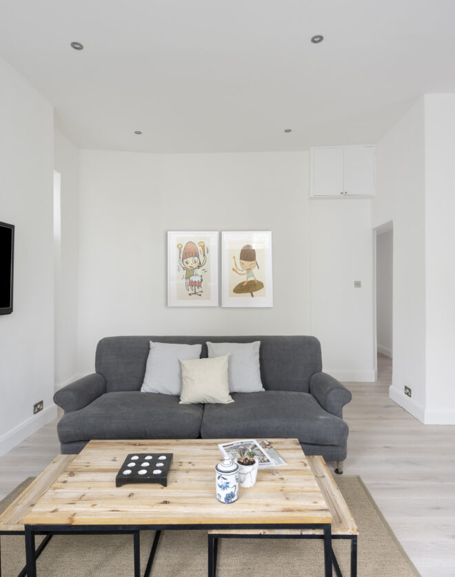 Luxurious living room of an apartment for rent in Notting Hill