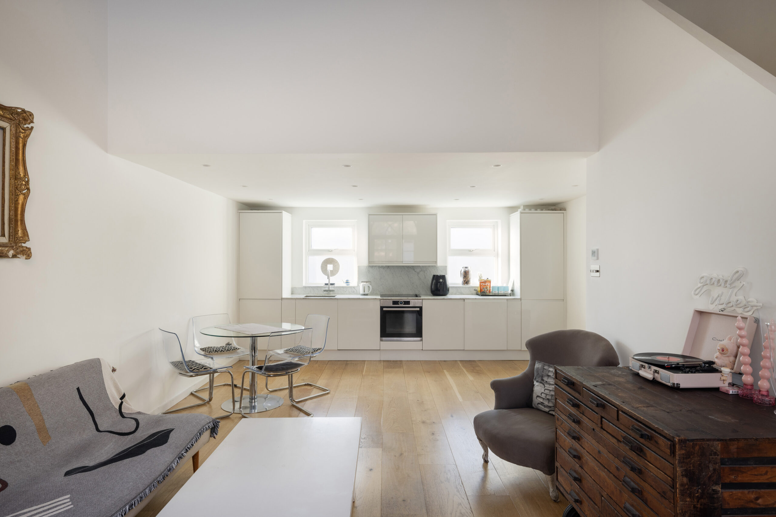 Domus-Nova-Ladbroke-Grove-House-For-Sale-Trinity-Mews-4_Lo