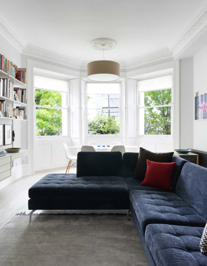 Lansdowne Road W11 for sale, living room with L-shaped sofa and bay windows
