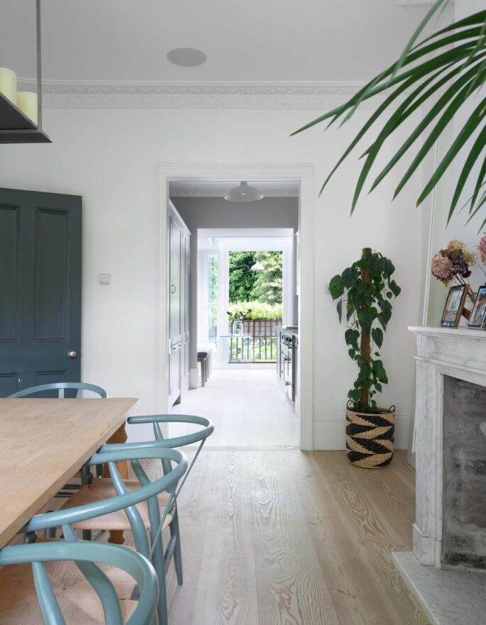 For Sale: Kensington Park Road Notting Hill W11 contemporary interior design in dining room
