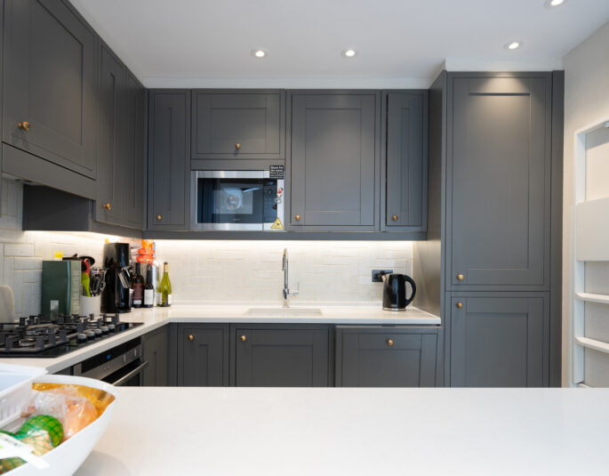 For Rent: Queensdale Road Notting Hill W11 modern kitchen