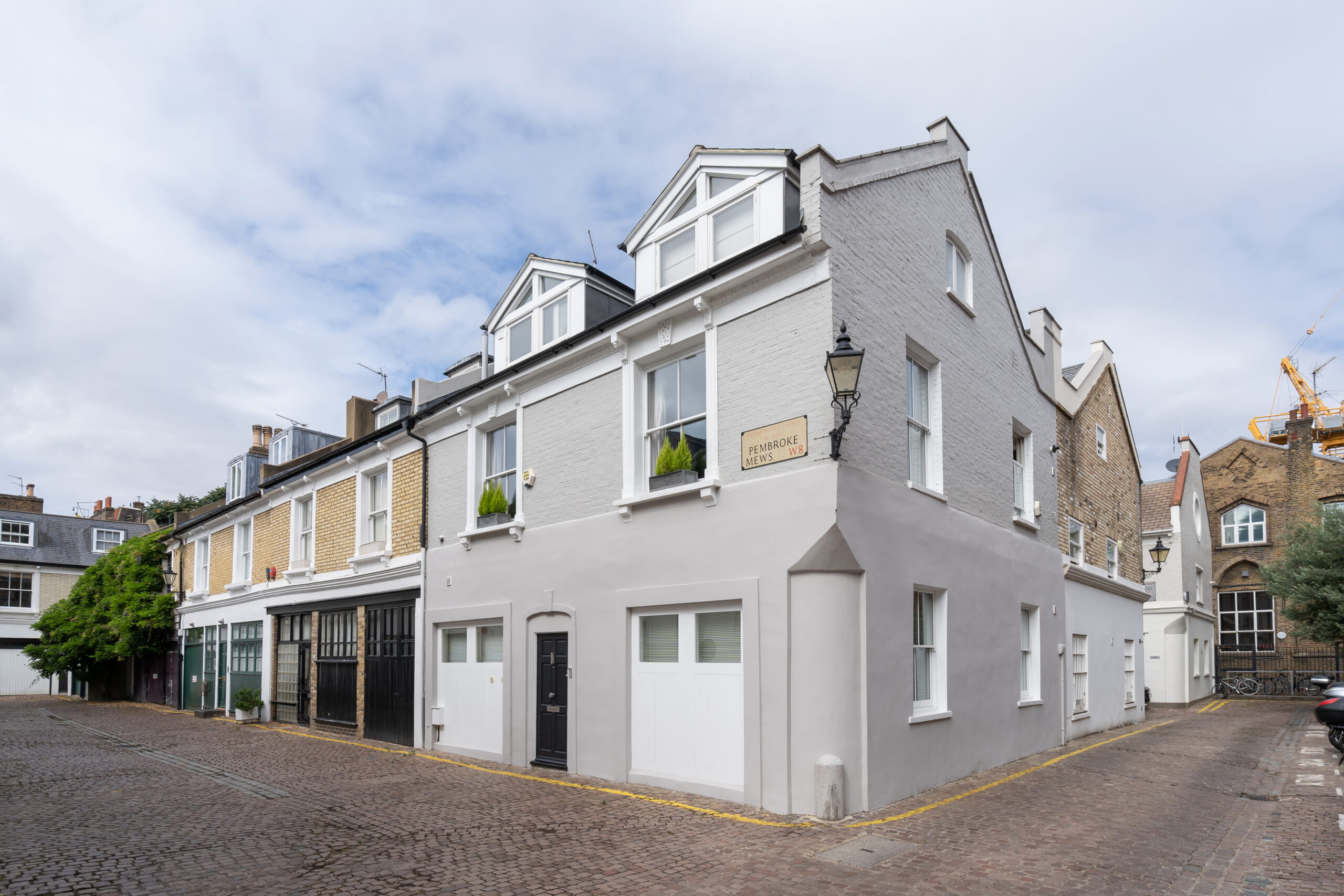 Domus-Nova-London-Property-For-Rental-Pembroke-Mews-External (1)