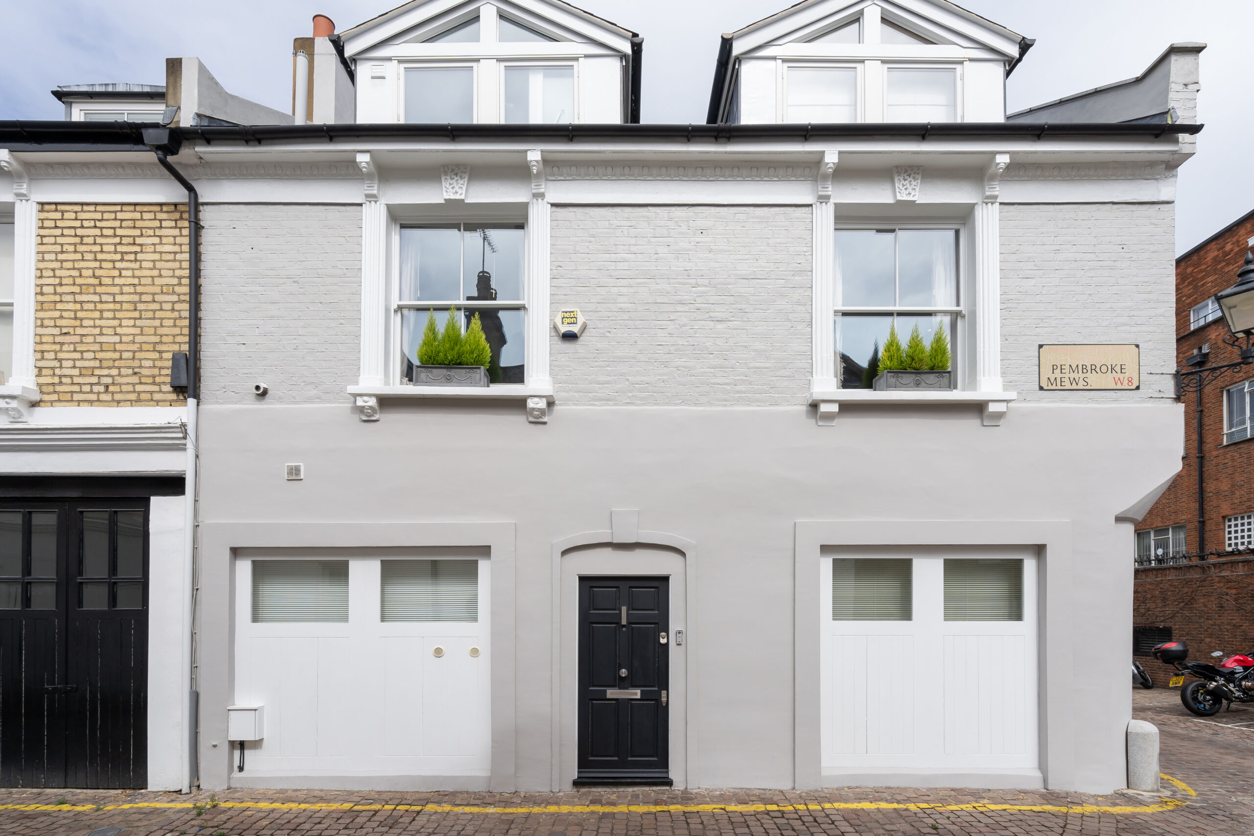 Domus-Nova-London-Property-For-Rental-Pembroke-Mews-External (4)