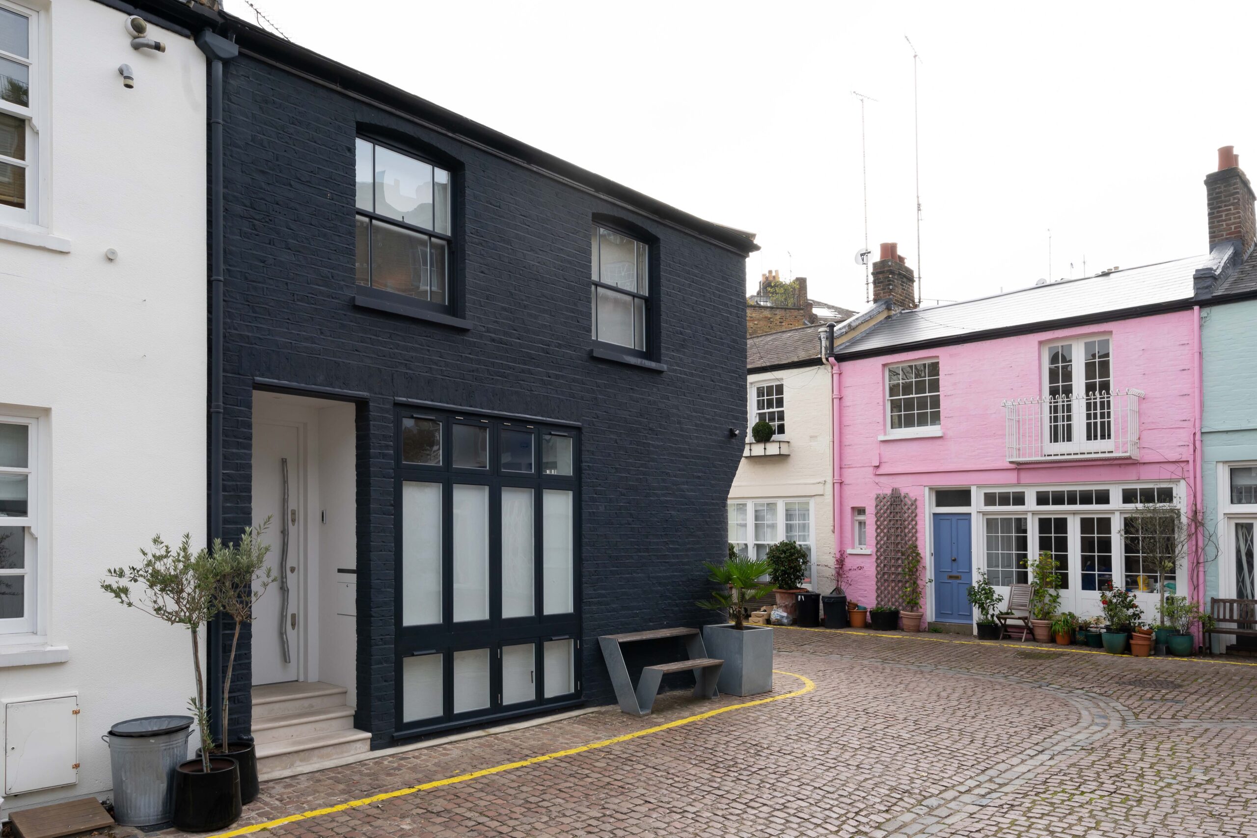 Cambridge Mews Black Exterior Pink Mews House