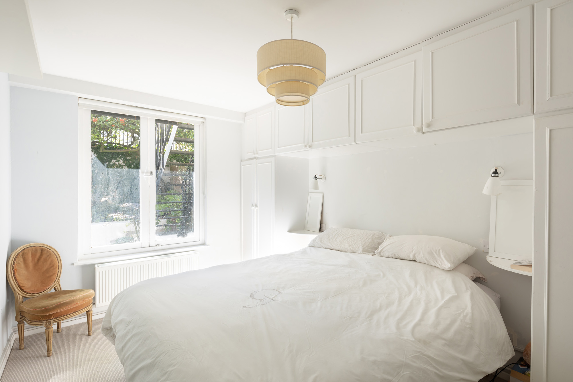 For Sale: Powis Square Notting Hill W11 minimalist master bedroom