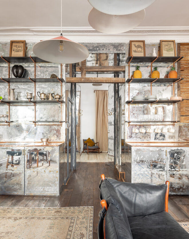 For Sale: Westbourne Grove Notting Hill W11A dramatic kitchen diner with mirrored cabinets