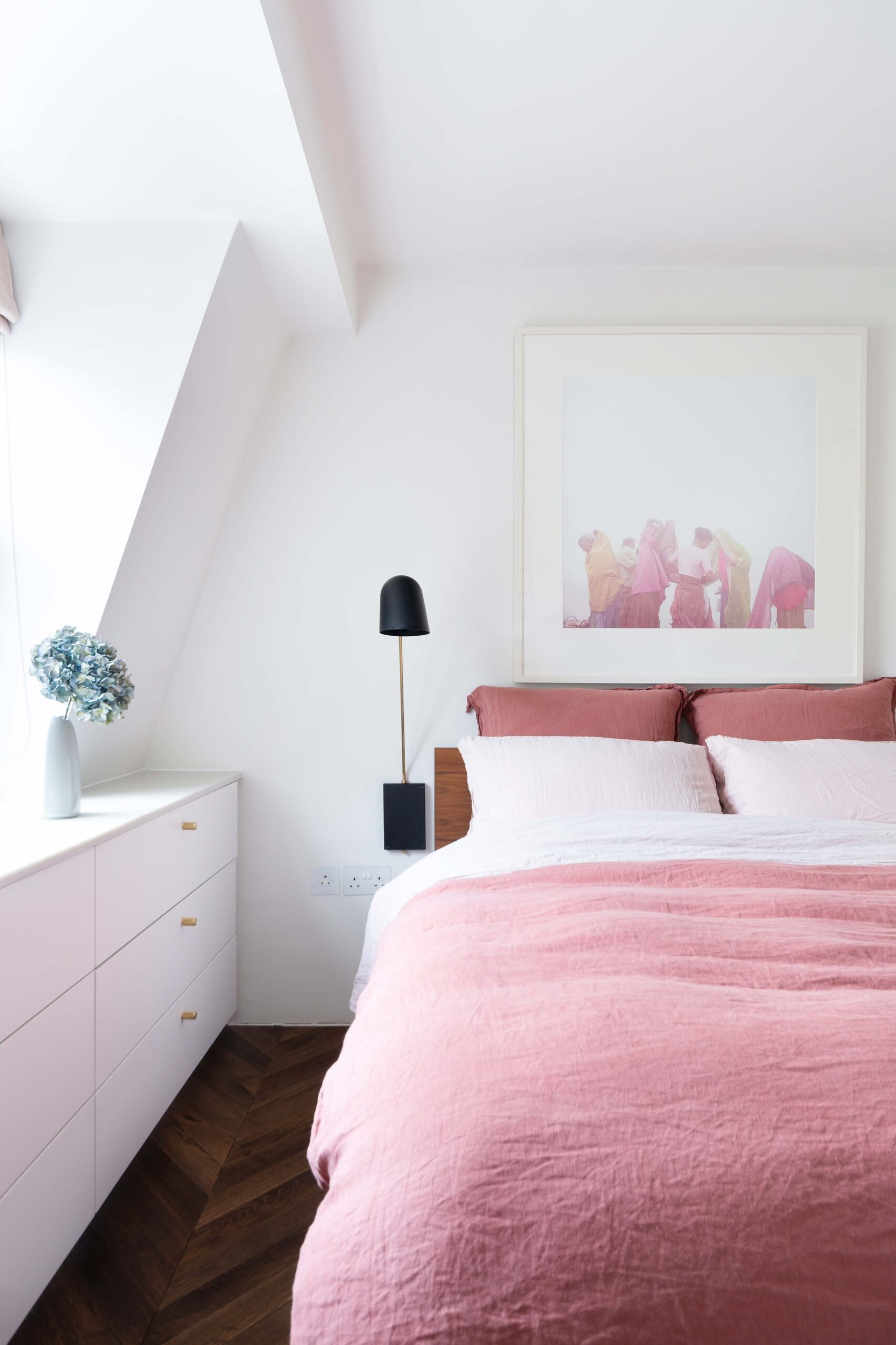 Luxury property for sale in Notting Hill W11 - Alba Place - modern bedroom with pink bedding
