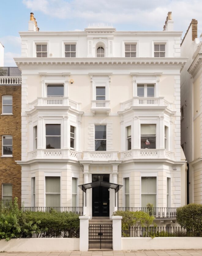 Domus-Nova-Notting-Hill-Apartment-For-Rent-Pembridge-Square_Lo_6 (1)