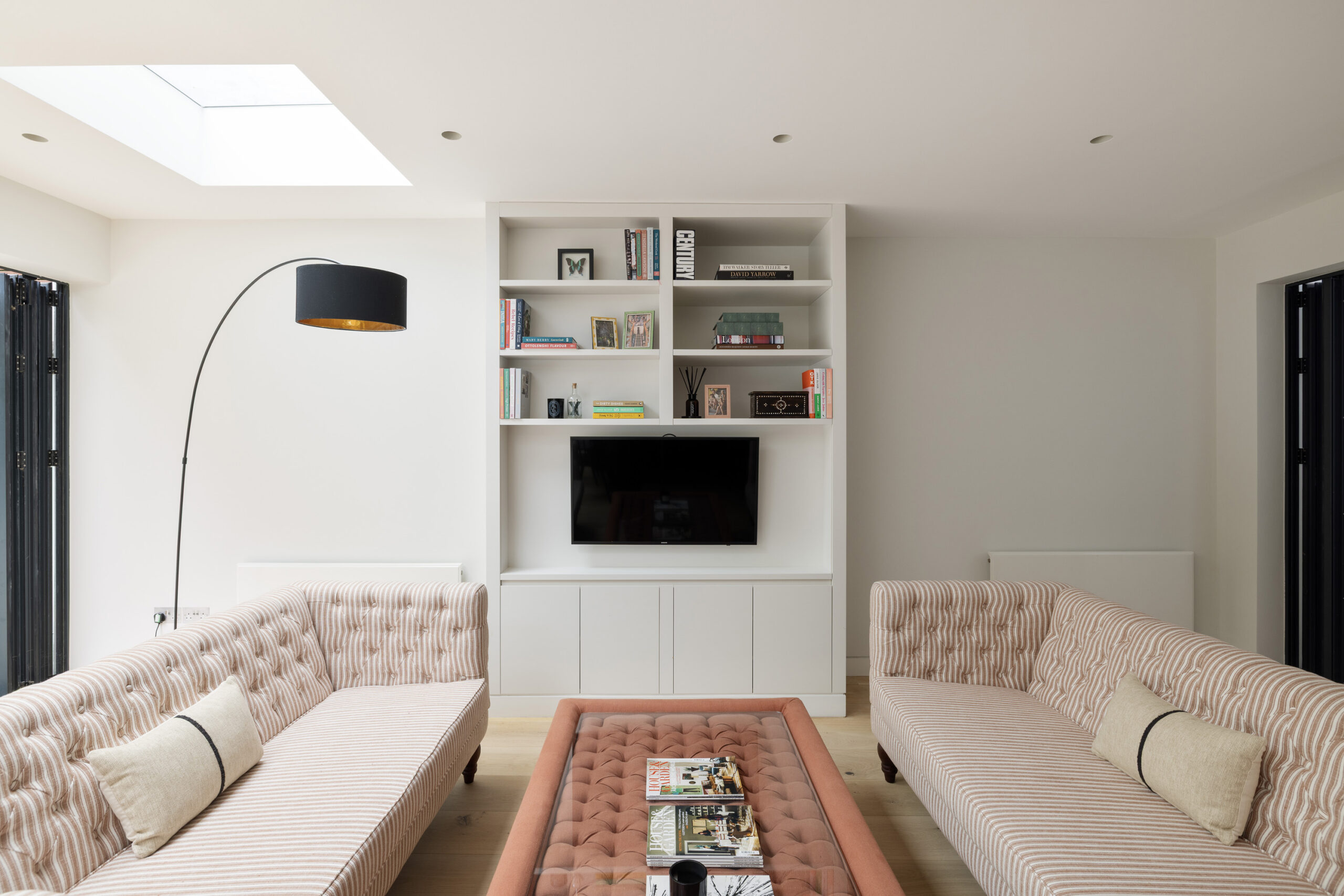 Domus-Nova-Notting-Hill-Apartment-For-Rent-St-Stephens-Gardens-24_Lo