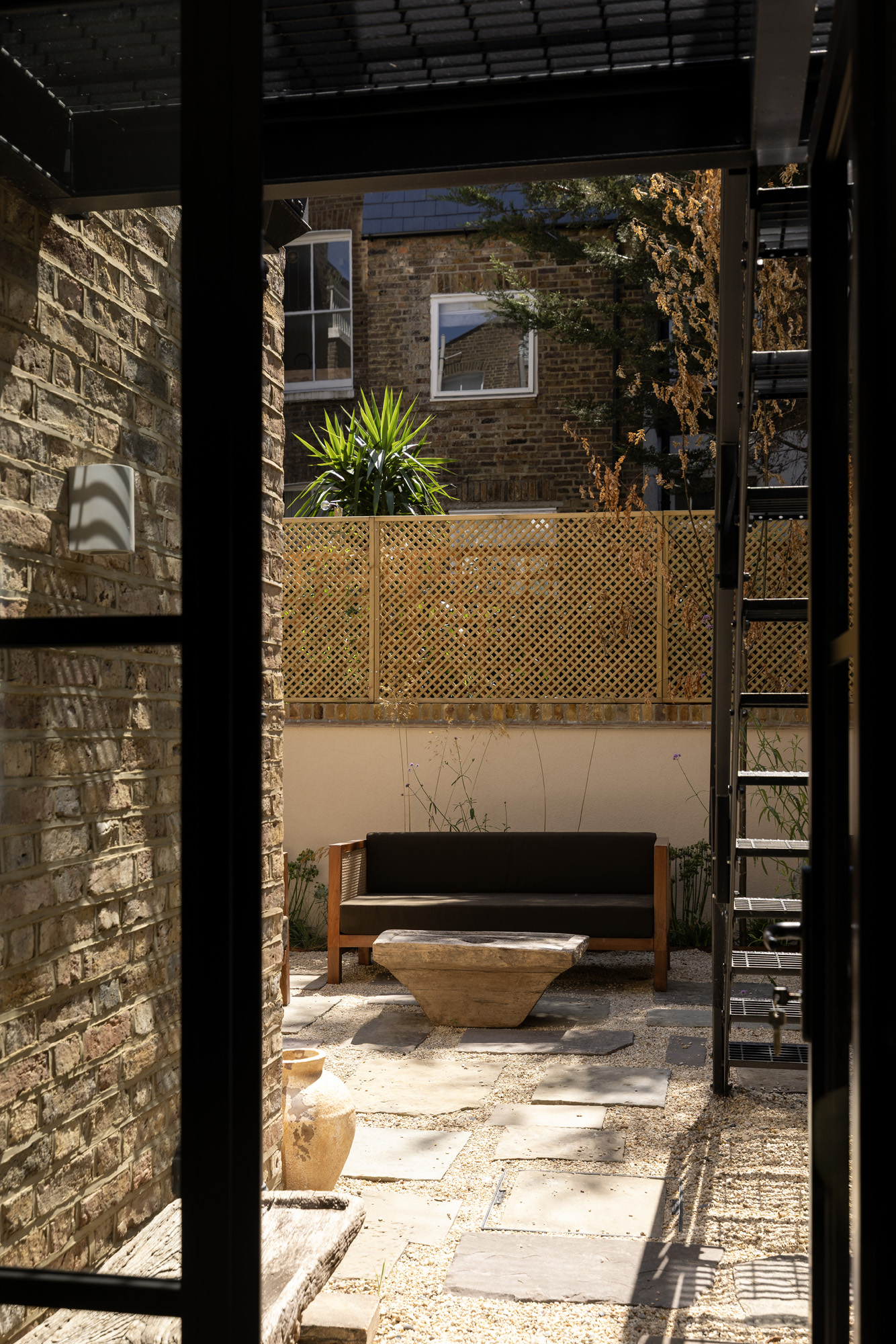 Domus-Nova-Notting-Hill-Apartment-For-Sale-St-Michaels-Gardens-8_Lo
