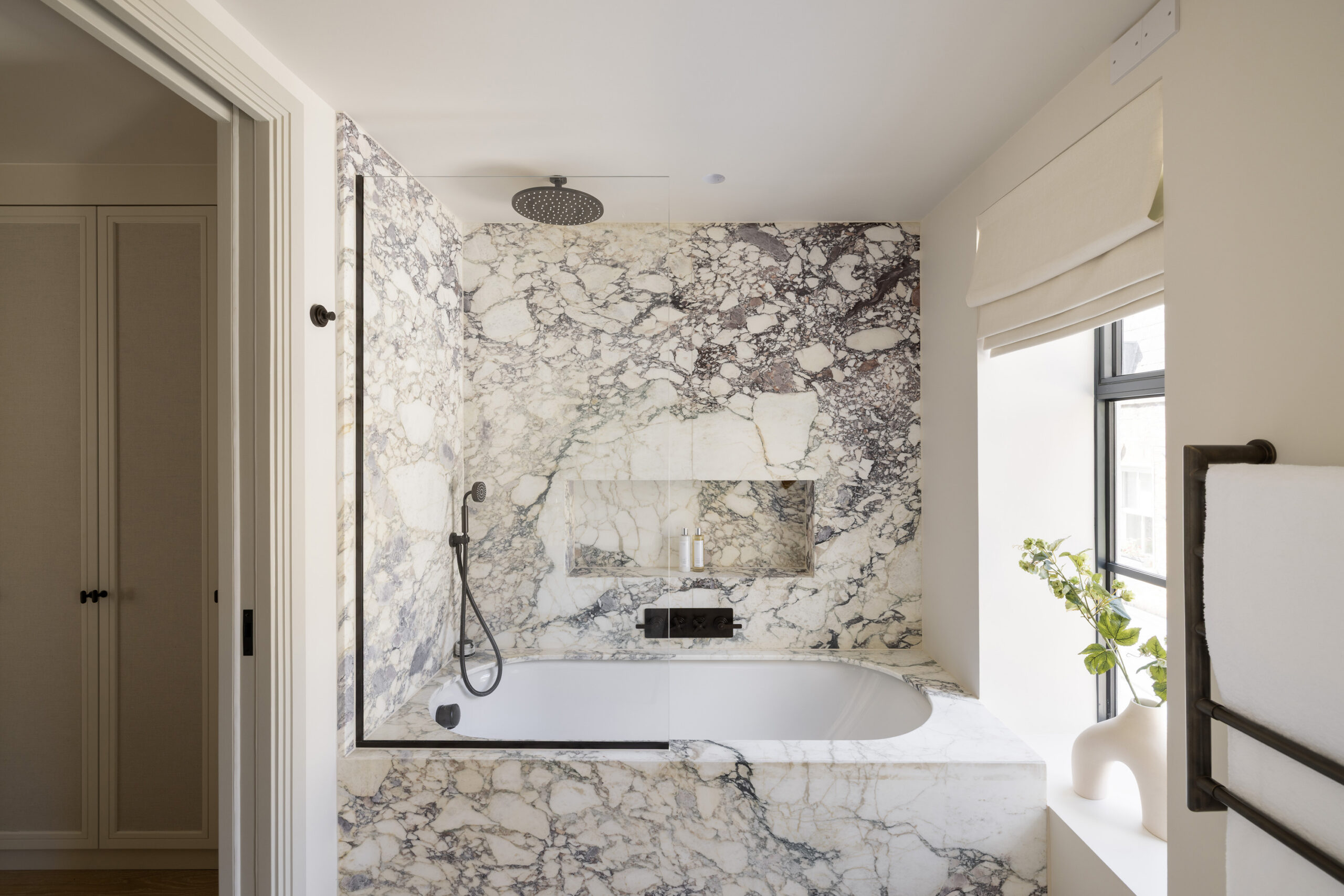 Domus-Nova-Notting-Hill-House-For-Rent-Botts-Mews-14_Lo