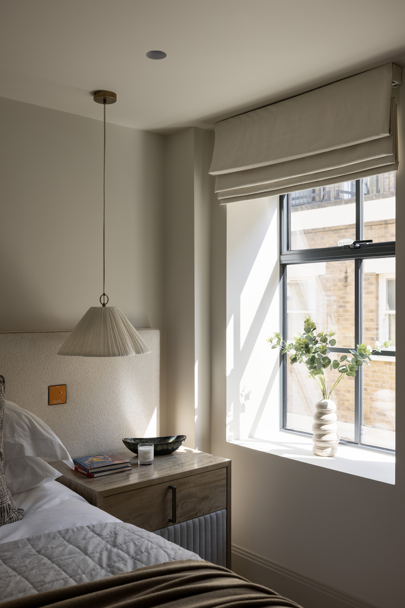 Domus-Nova-Notting-Hill-House-For-Rent-Botts-Mews-15_Lo